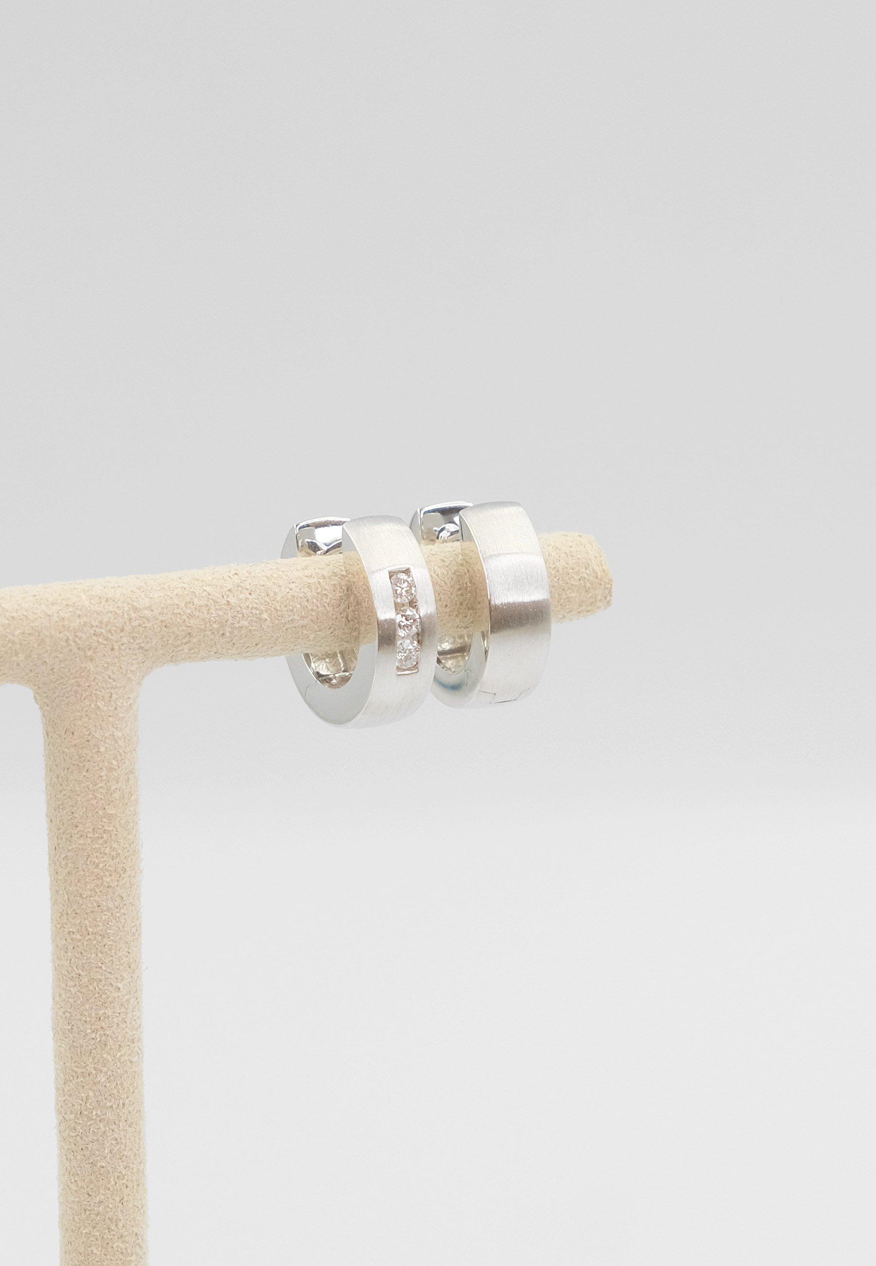MUAU Schmuck Creolen Weissgold 750 Diamant 0.12ct. 14mm