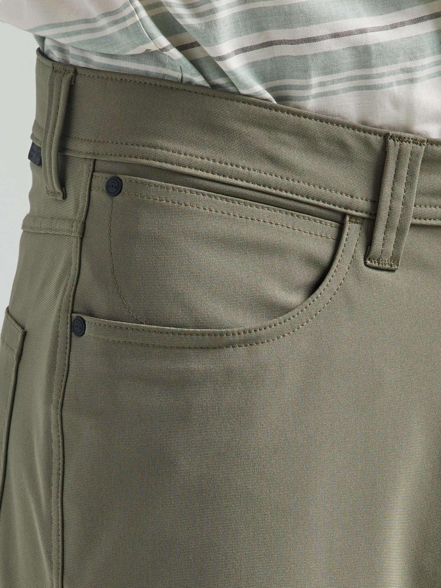 Wrangler ATG FWDS Regular Fit Tapered Leg Hosen