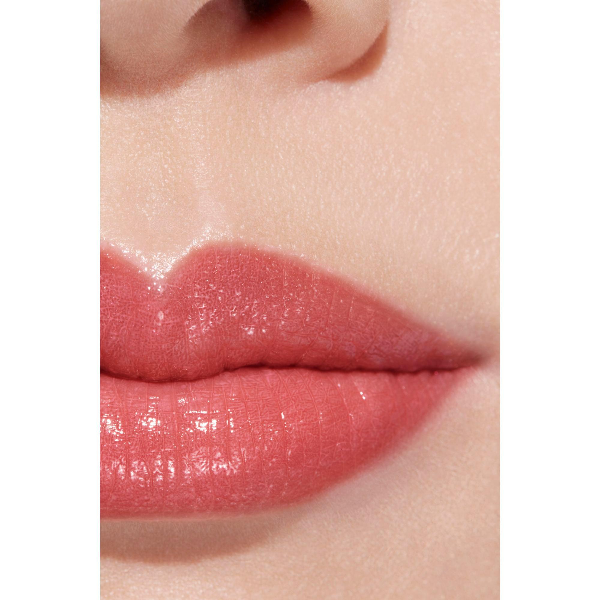 CHANEL ROUGE COCO FLASH colour, shine, intensity in a flash