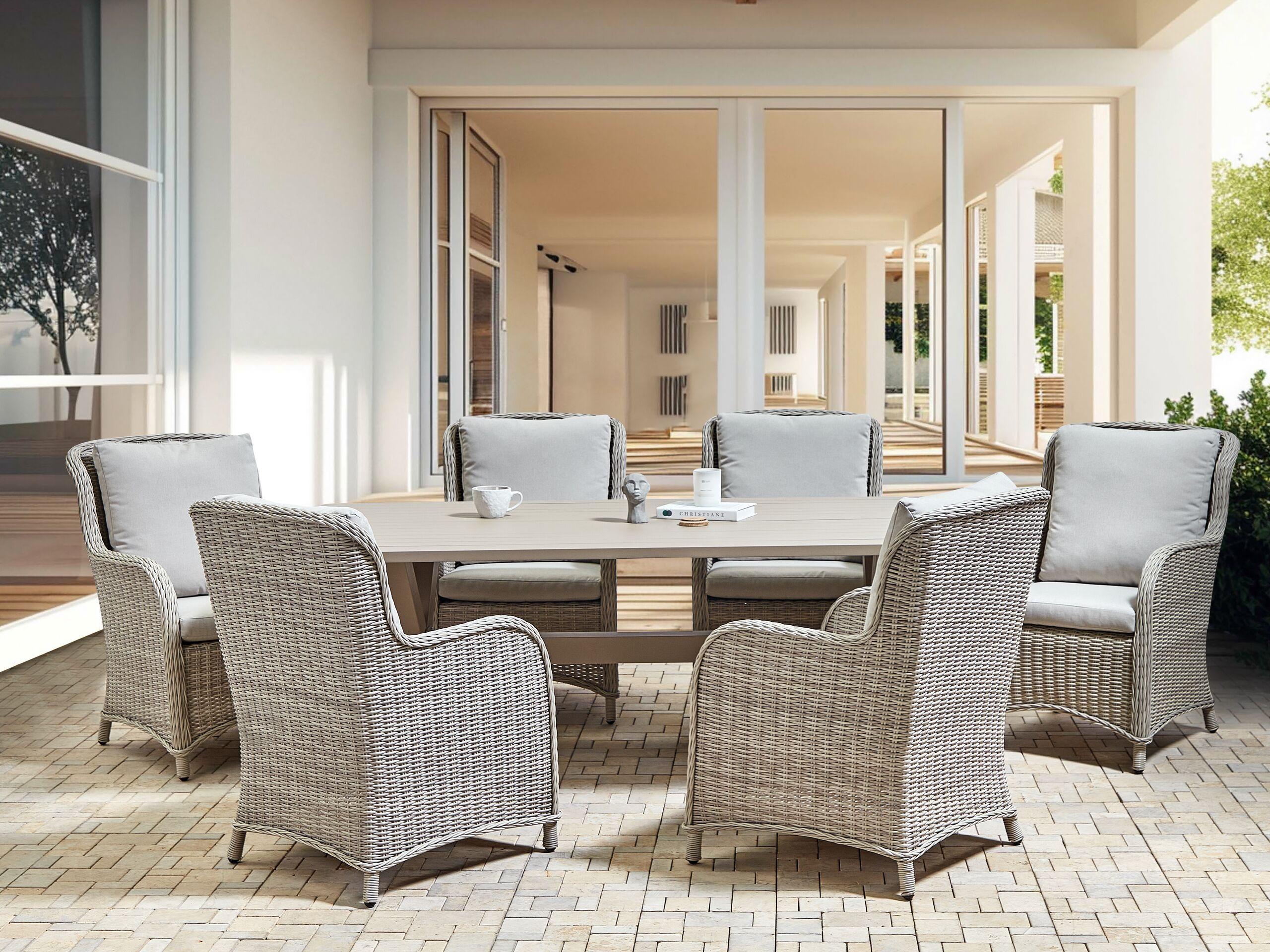 Beliani Gartentisch aus Aluminium Industriell CASCAIS