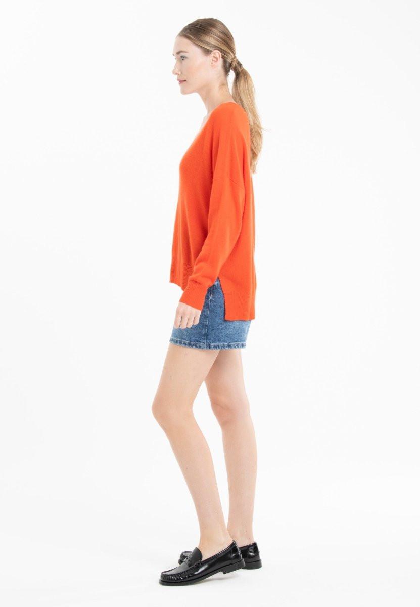Studio Cashmere8 Pullover mit V-Ausschnitt und farbigem Streifen auf der Rückseite - 100 % Kaschmir NAMI 23