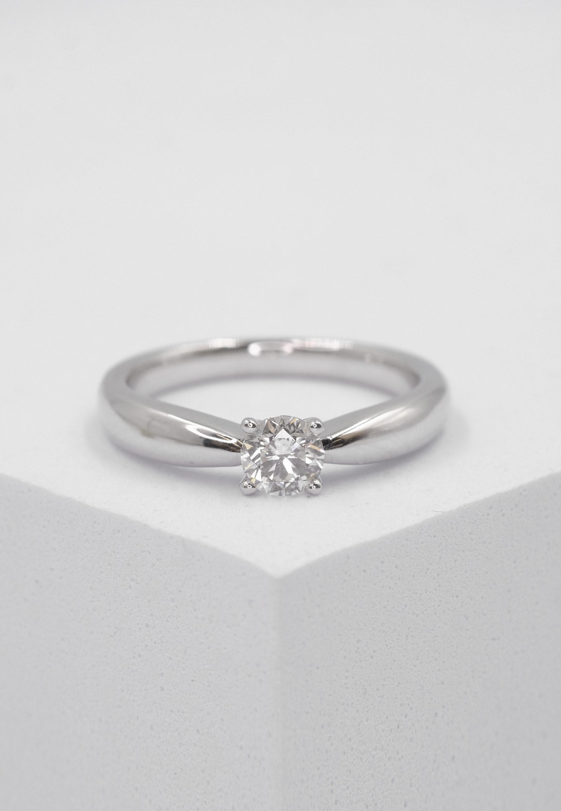 MUAU Schmuck Solitaire Ring Diamant 0.40ct. Weissgold 750