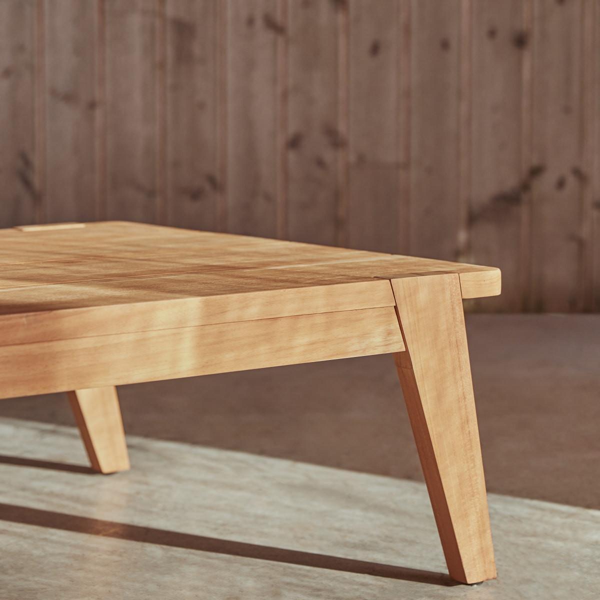 Tikamoon Garten-Couchtisch aus massivem Teakholz Olia