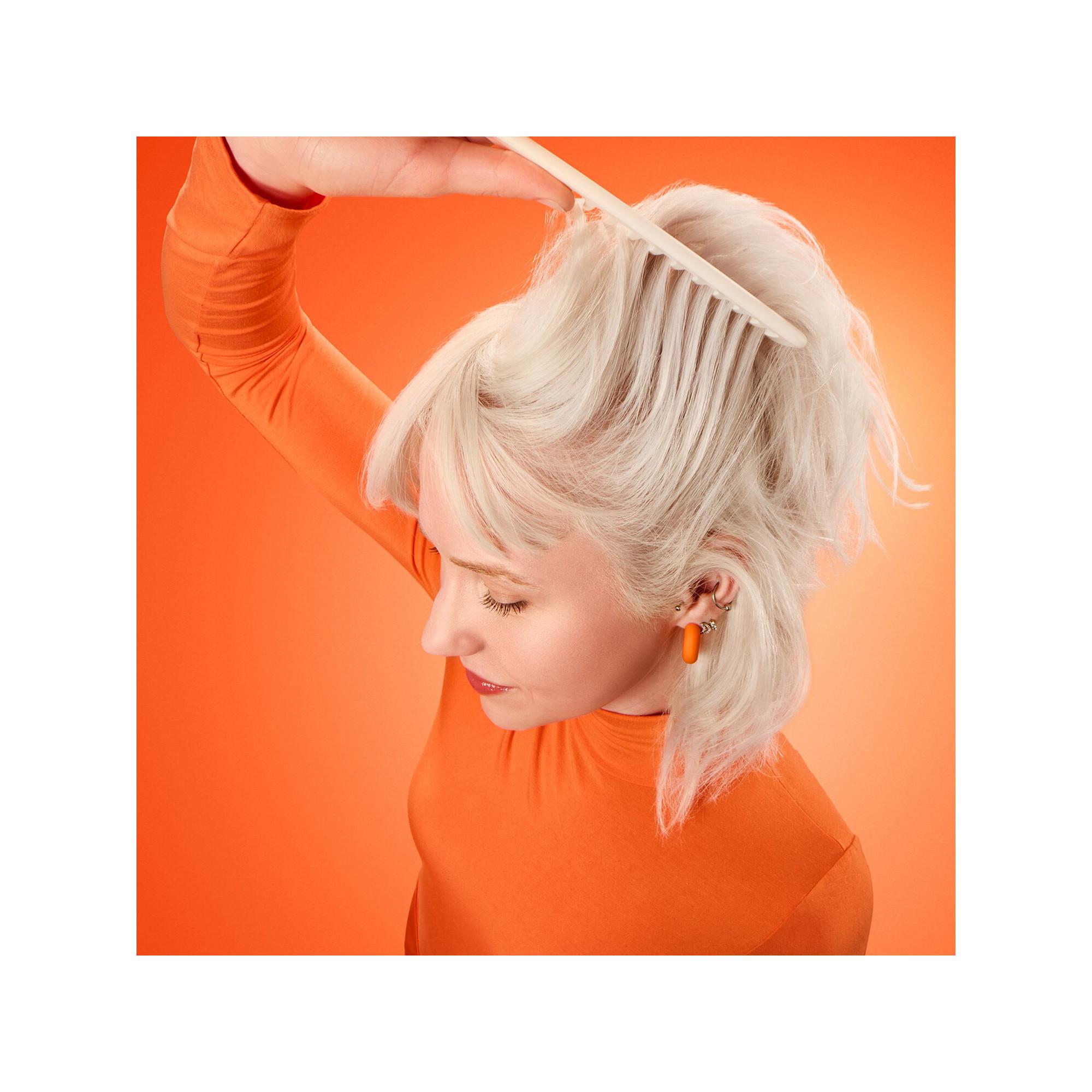 amika Perk Up Ultra - Talgregulierendes Trockenshampoo