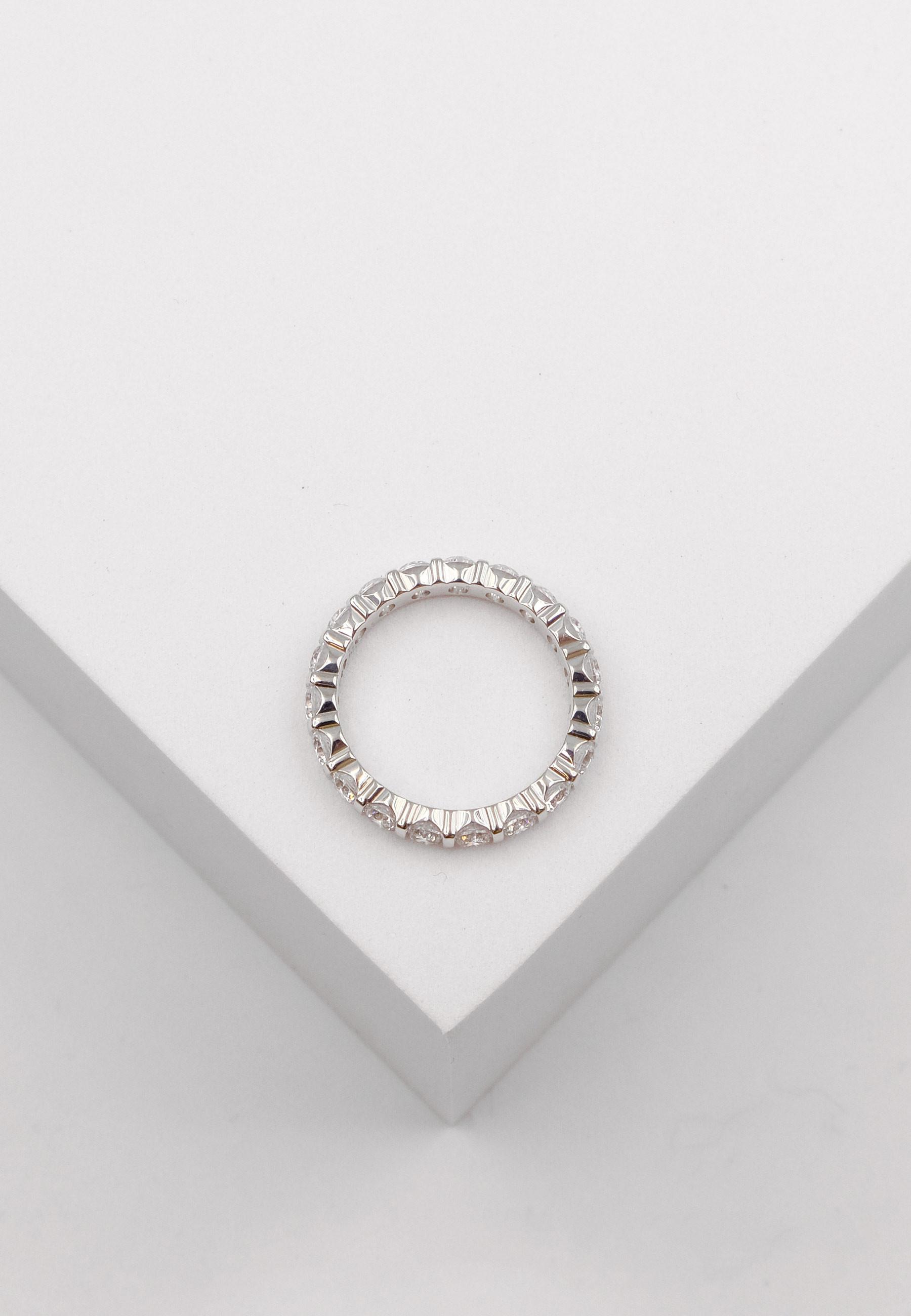 MUAU Schmuck Memoire Ring Weissgold 750 Zirkonia