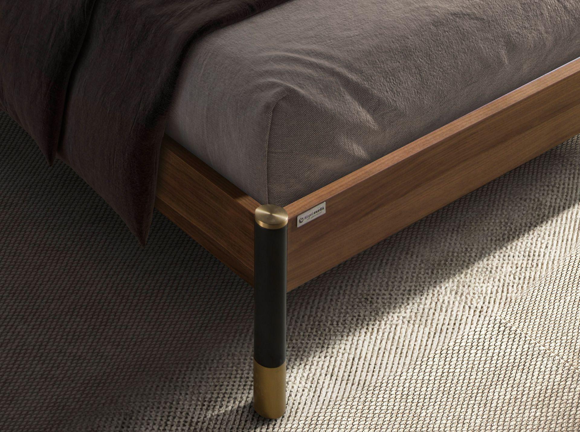 ANGEL CERDA Bett aus dunkelgrauem Kunstleder