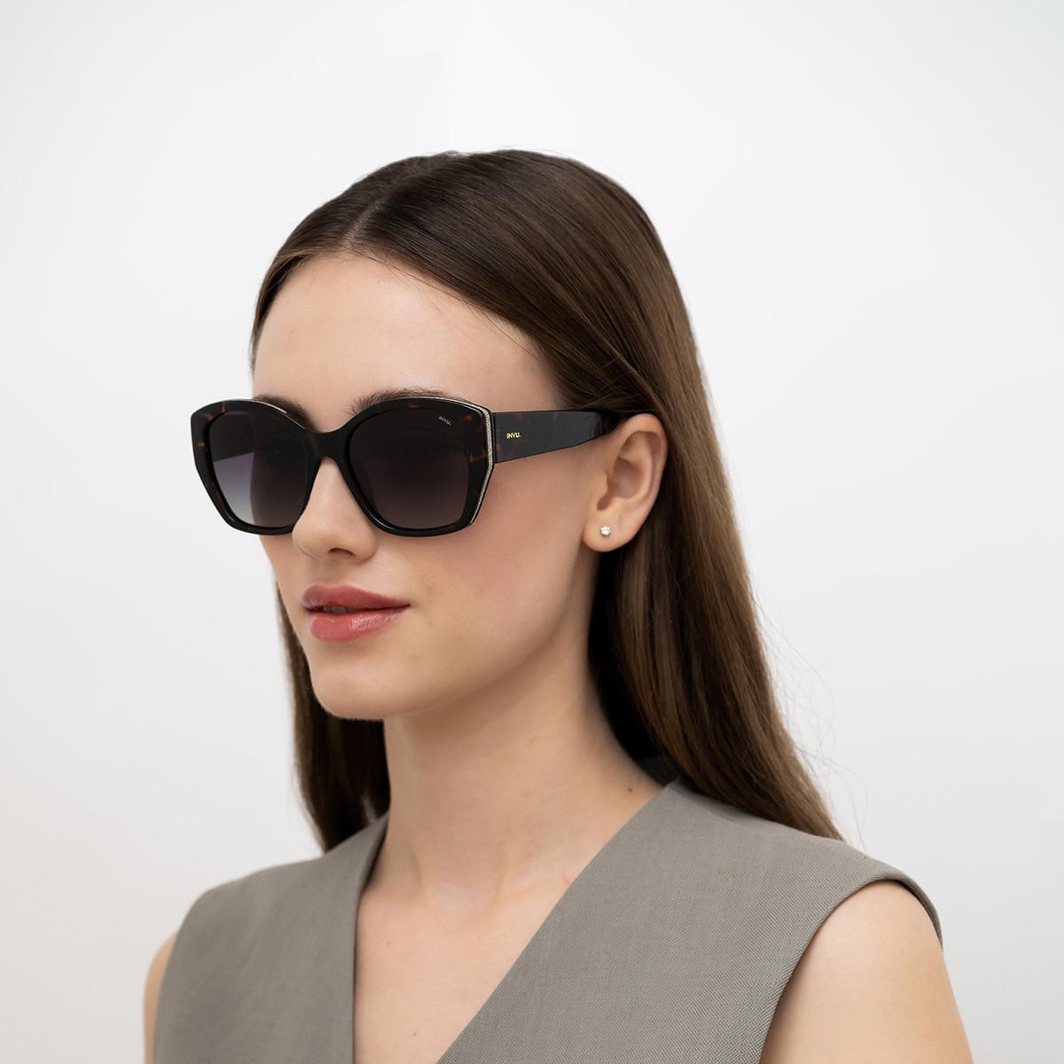 INVU Polarisierte Sonnenbrille mit Etui