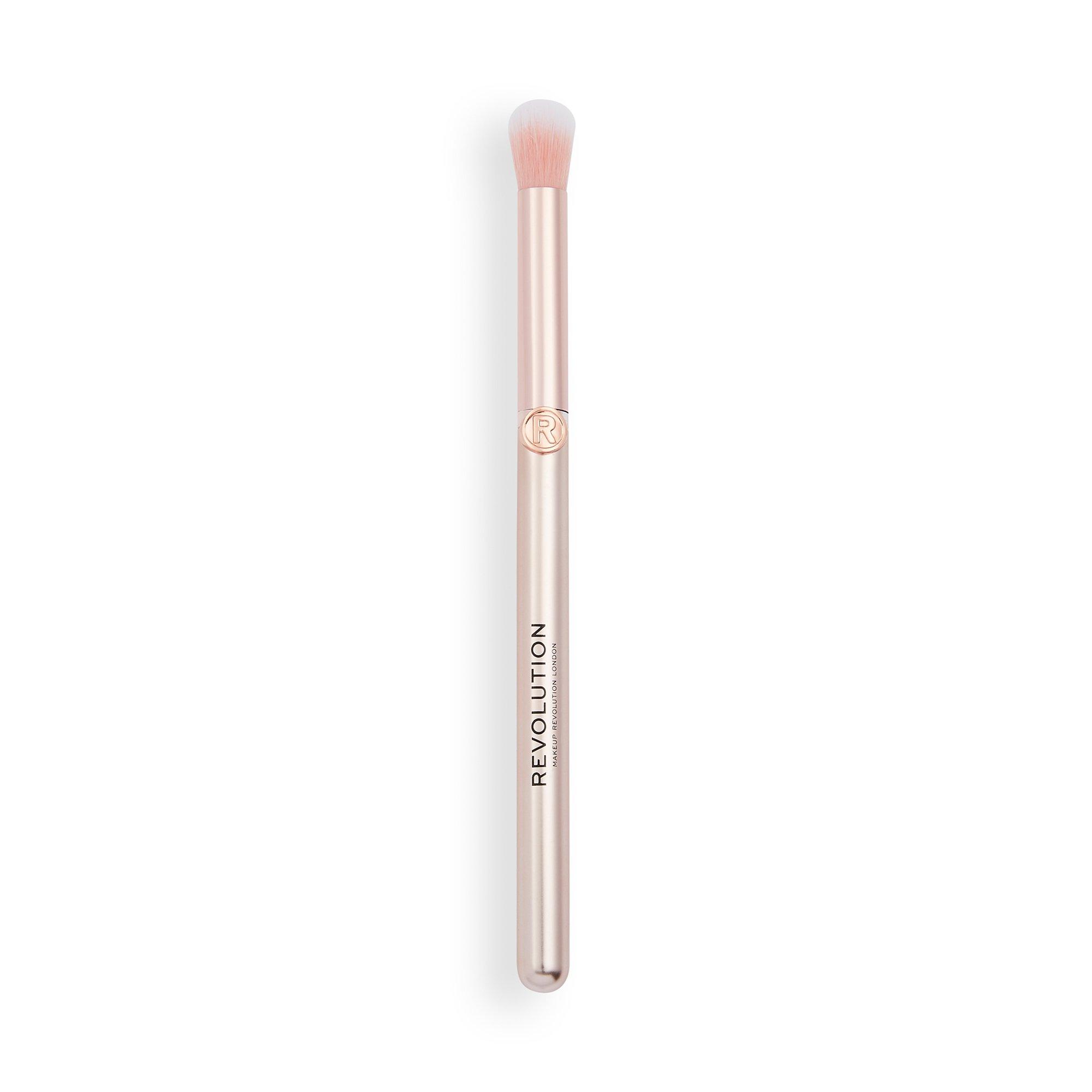 Revolution Create Fluffy Blending Brush R4