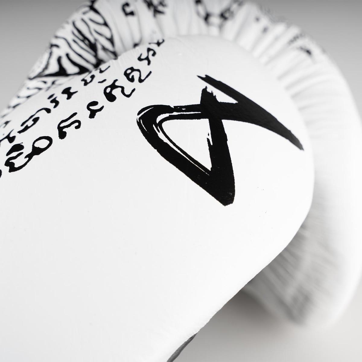 8WEAPONS 8 WEAPONS Boxing Gloves - Sak Yant Tigers white 10 Oz