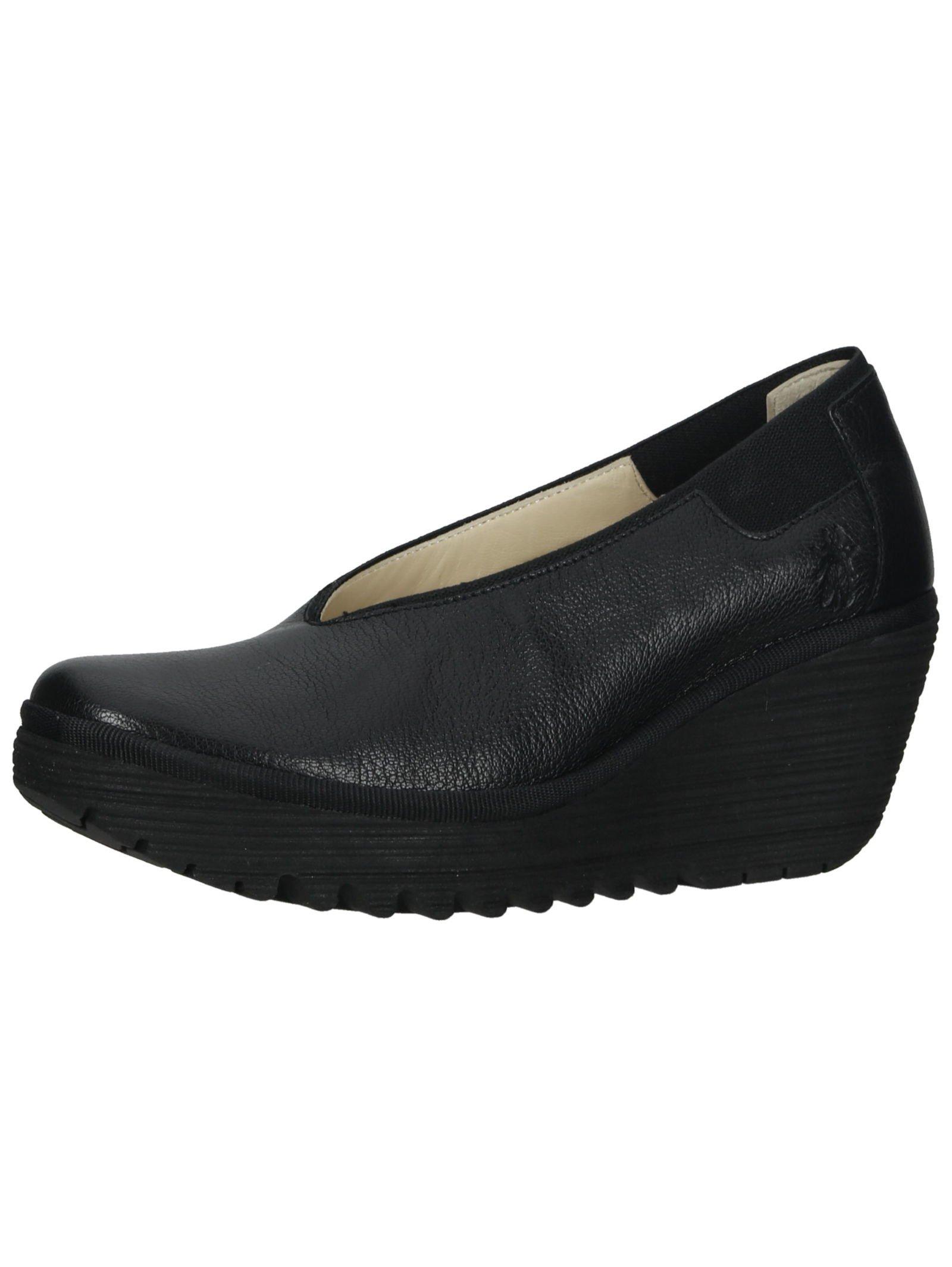 FLY London Pumps