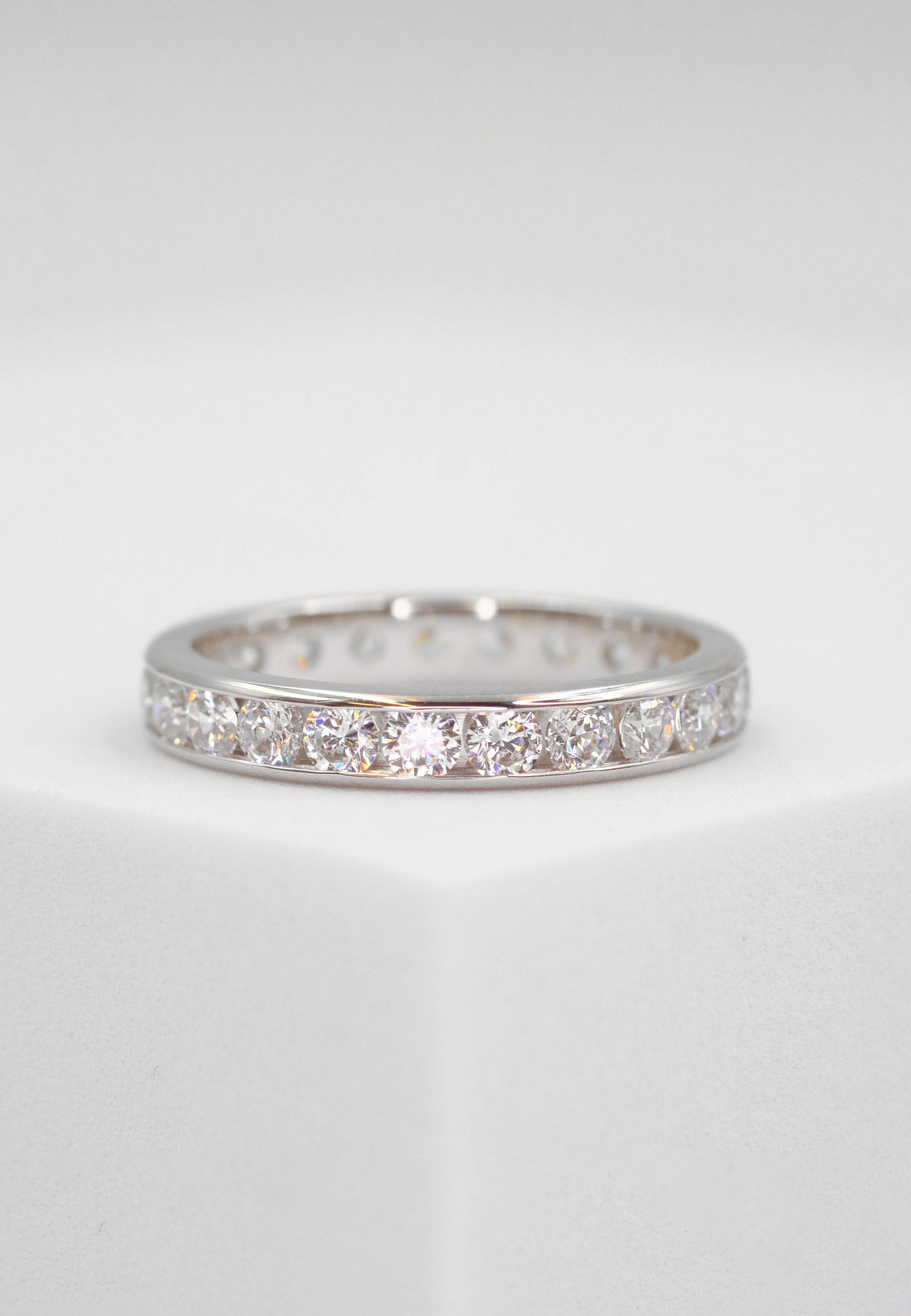 MUAU Schmuck Memoire Ring Weissgold 750 Zirkonia