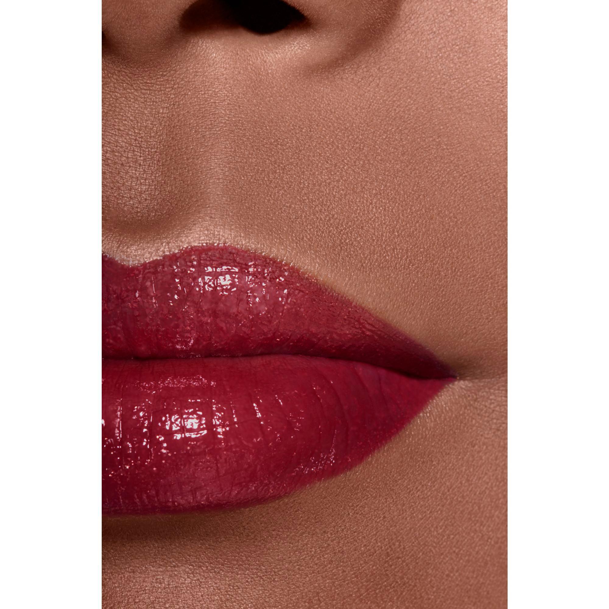 CHANEL ROUGE COCO FLASH colour, shine, intensity in a flash