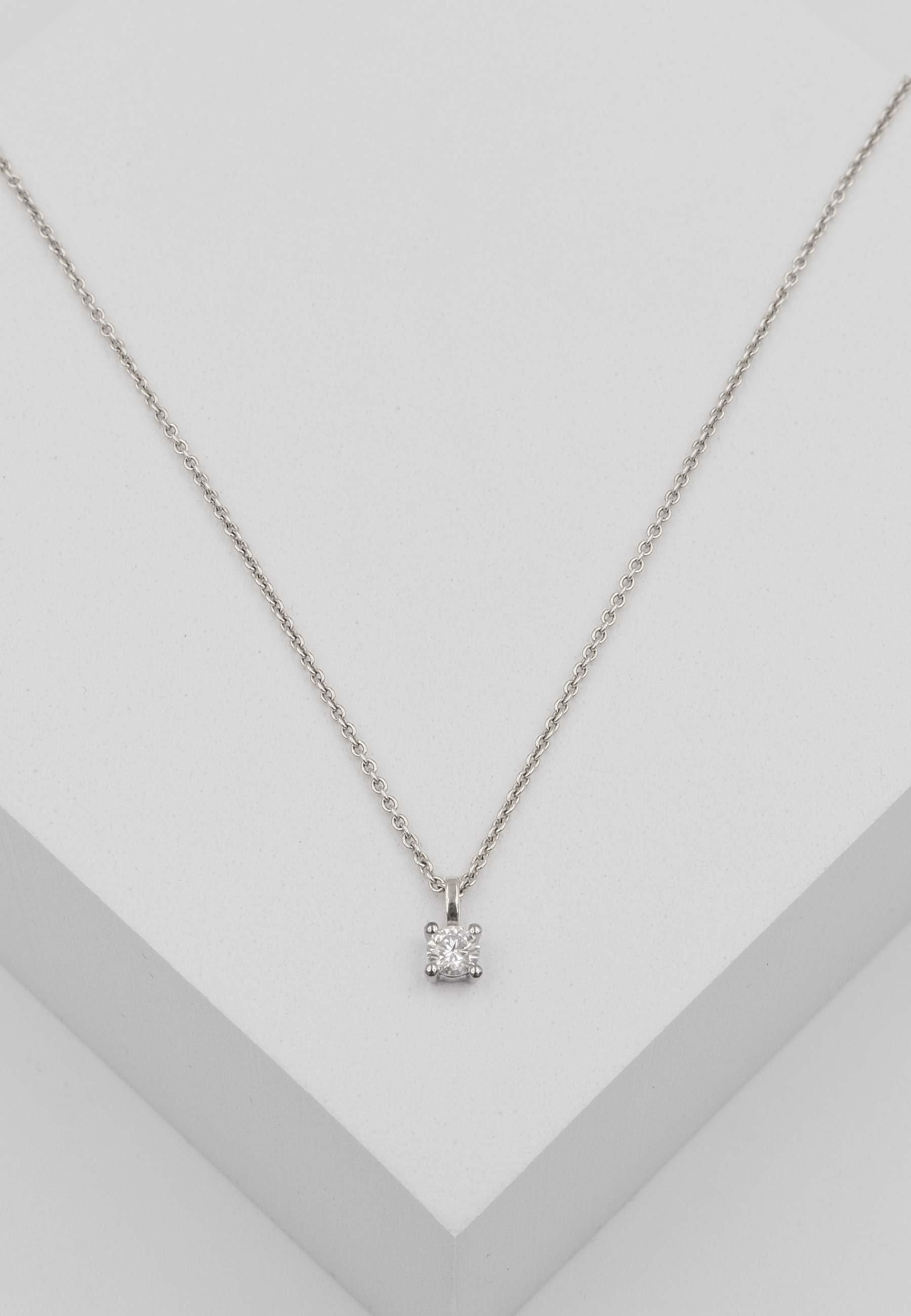 MUAU Schmuck Solitär Anhänger 4-Griff-Fassung Weissgold 750 Diamant 0.25ct. 9x5mm