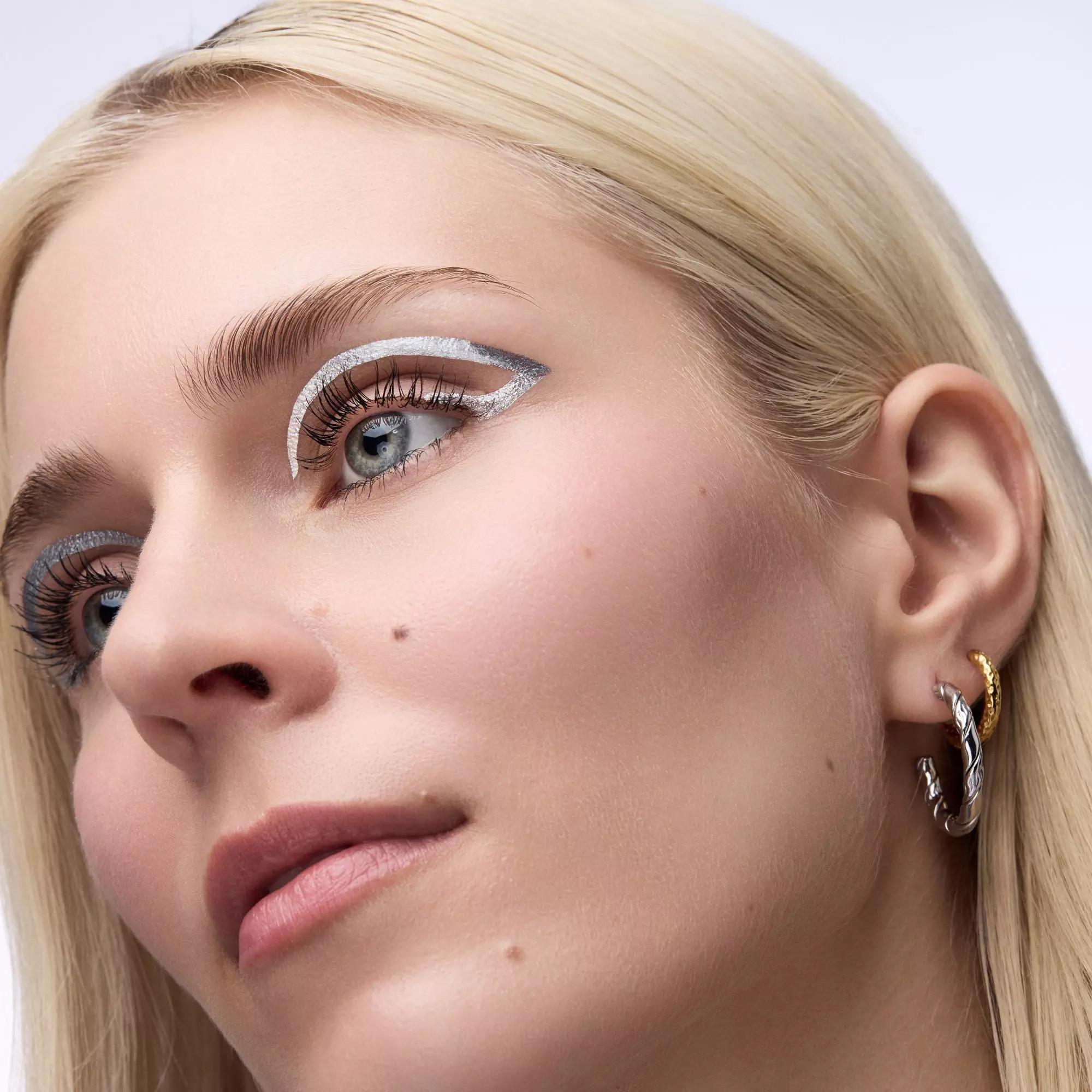 CATRICE Space Glam Liquid Effect Eyeliner