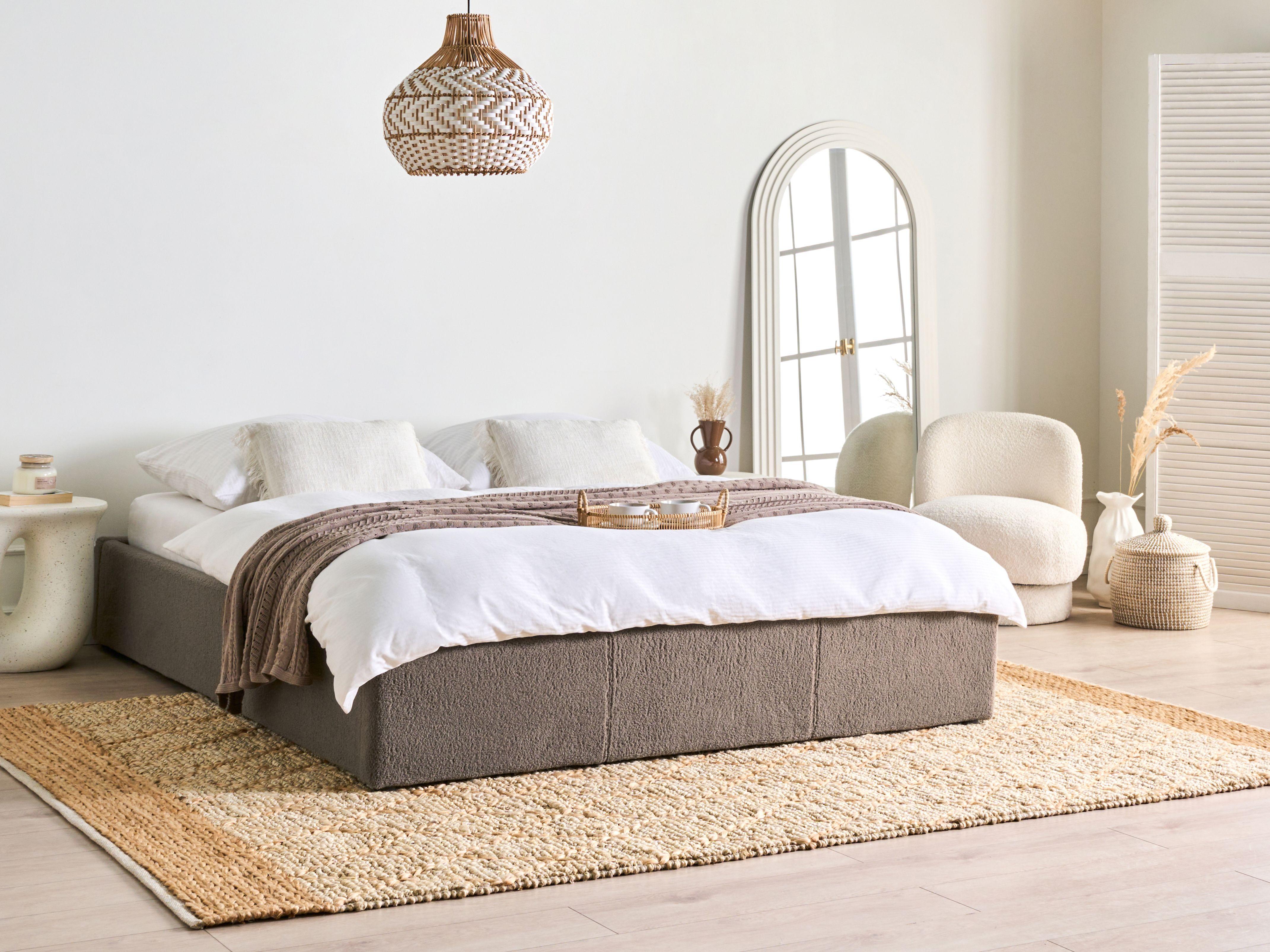 Beliani Bett mit Stauraum ohne Kopfteil aus Bouclé Minimalistisch DINAN