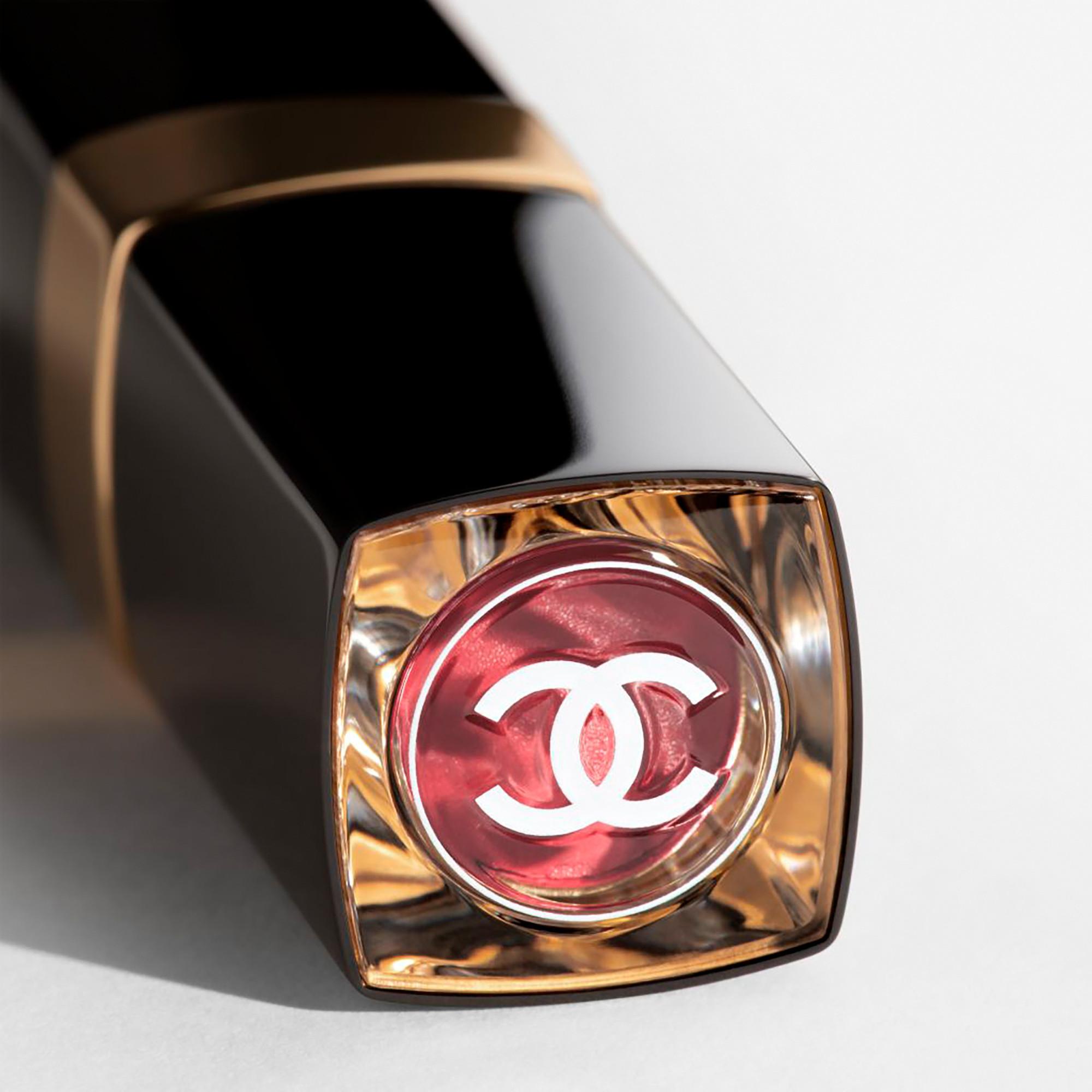 CHANEL ROUGE COCO FLASH colour, shine, intensity in a flash