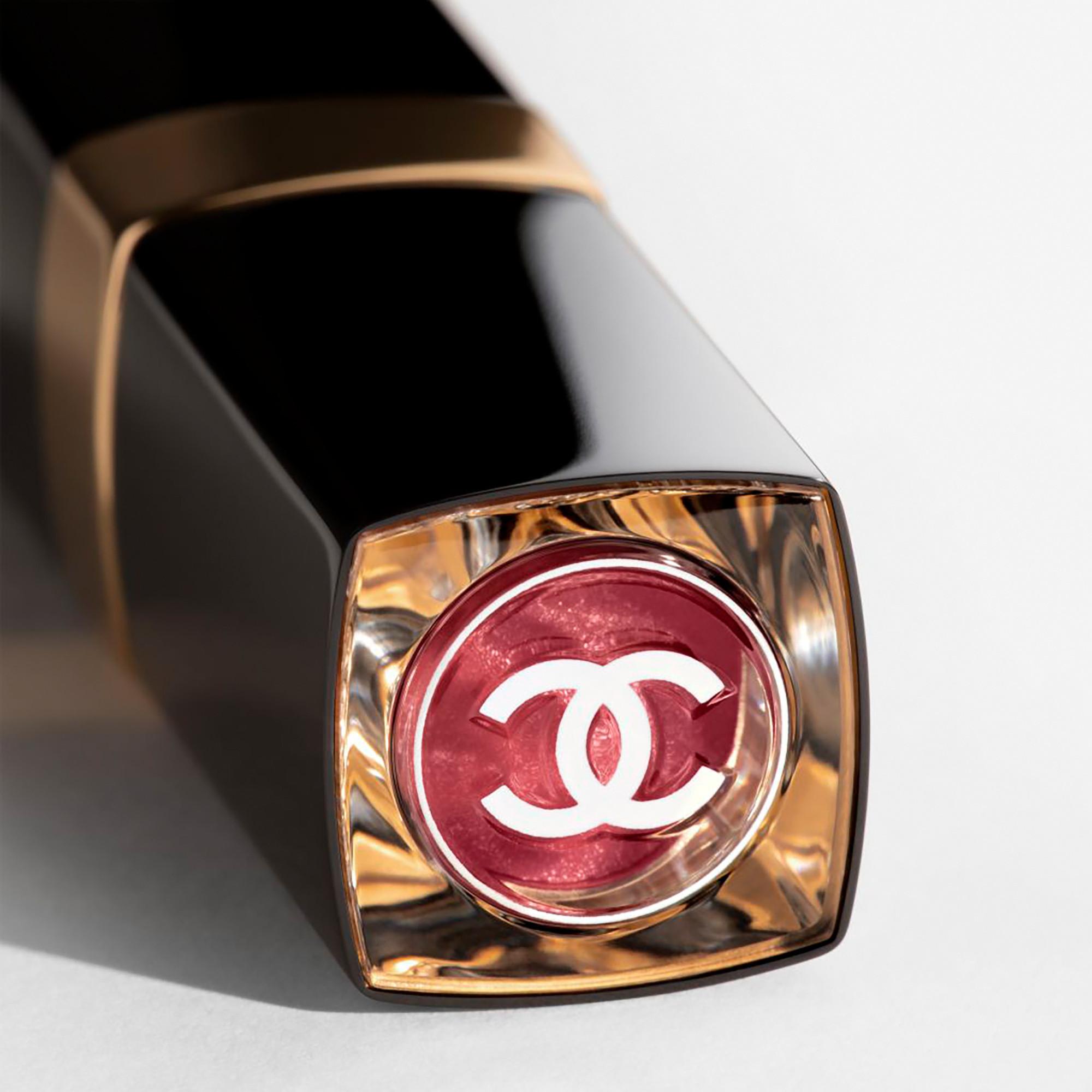 CHANEL ROUGE COCO FLASH colour, shine, intensity in a flash