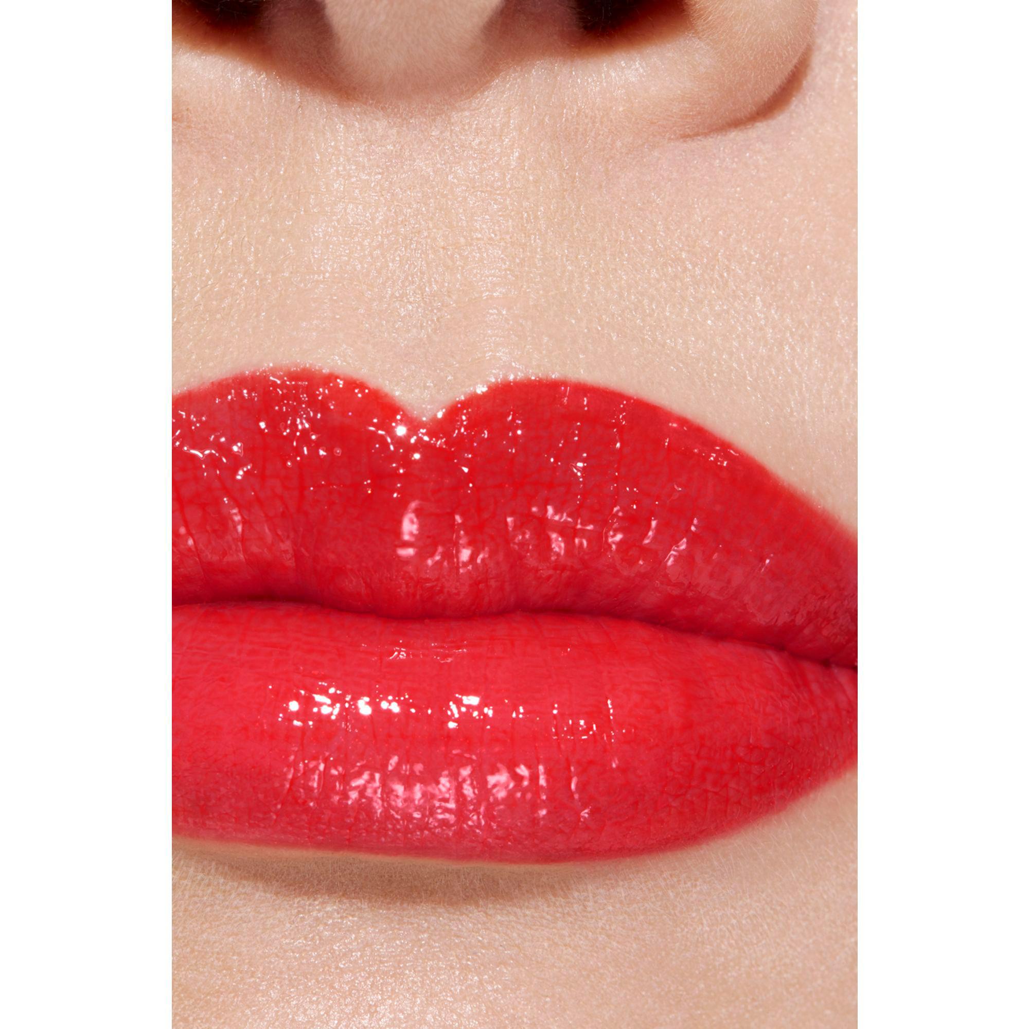 CHANEL ROUGE COCO FLASH colour, shine, intensity in a flash