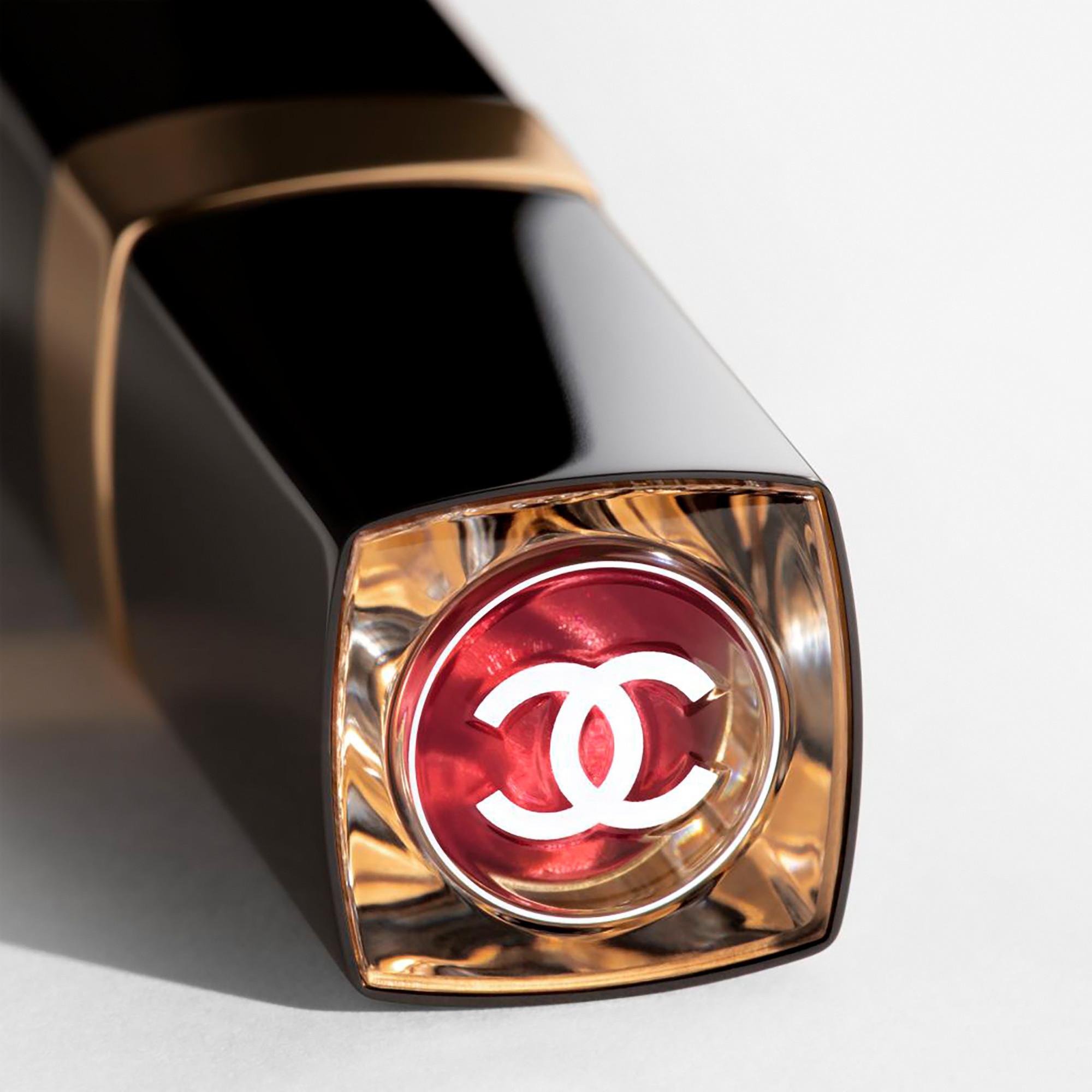 CHANEL ROUGE COCO FLASH colour, shine, intensity in a flash