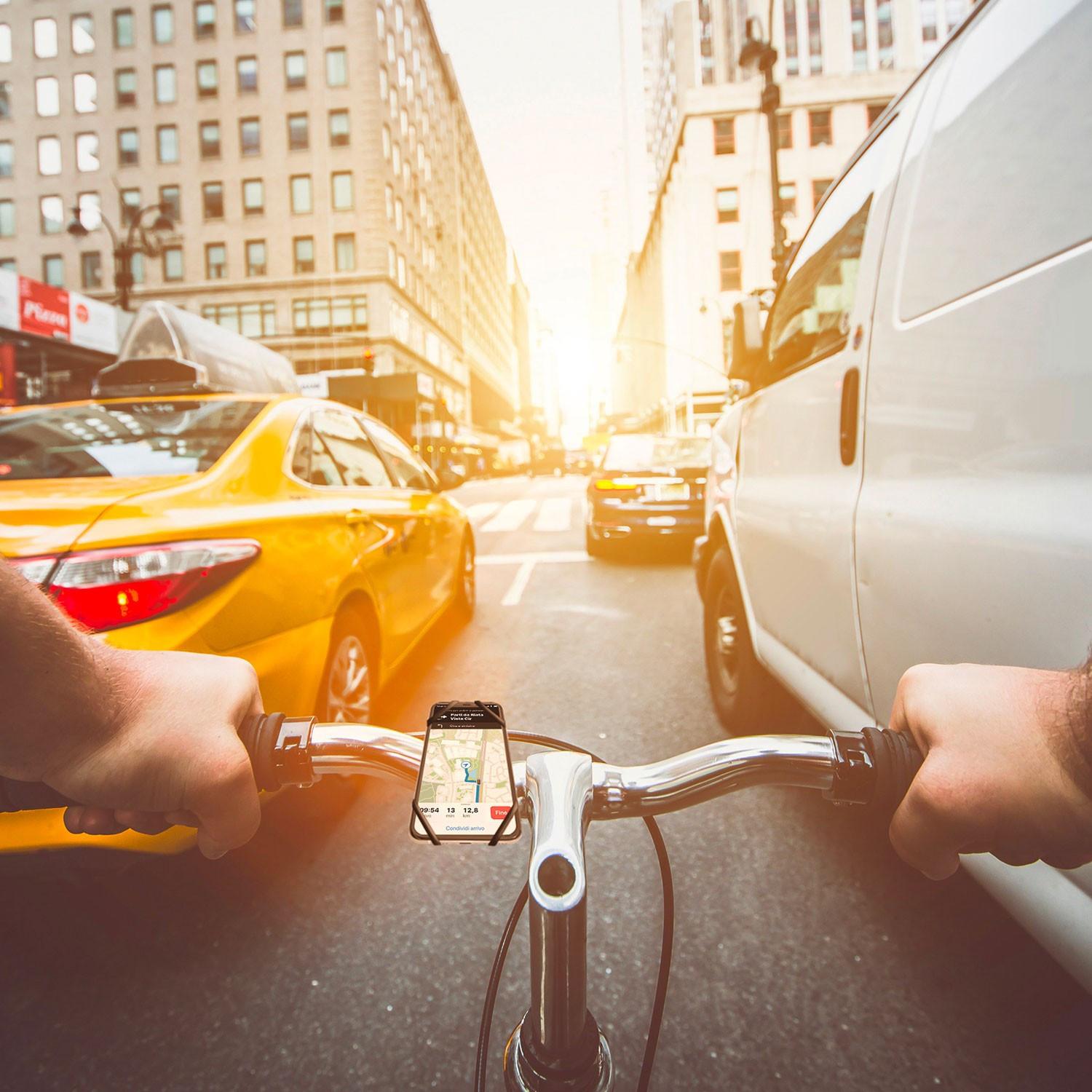Celly Fahrrad-/E-Scooter-Halterung mit integrierter Powerbank