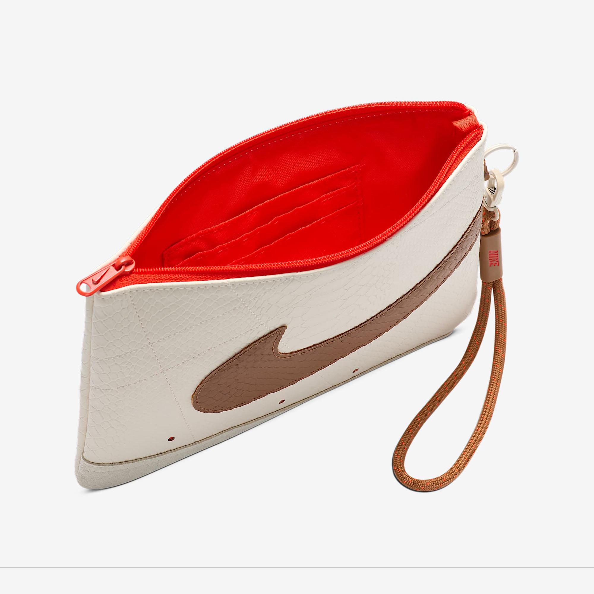 NIKE BLAZER LARGE WRISTLET SNAKE Kartenetui