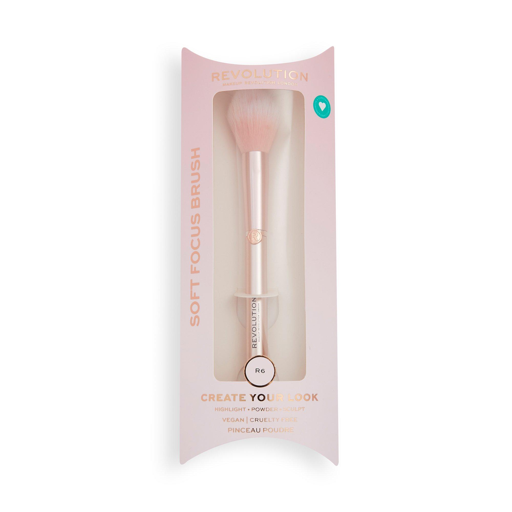 Revolution Create Soft Focus Powder Brush R6