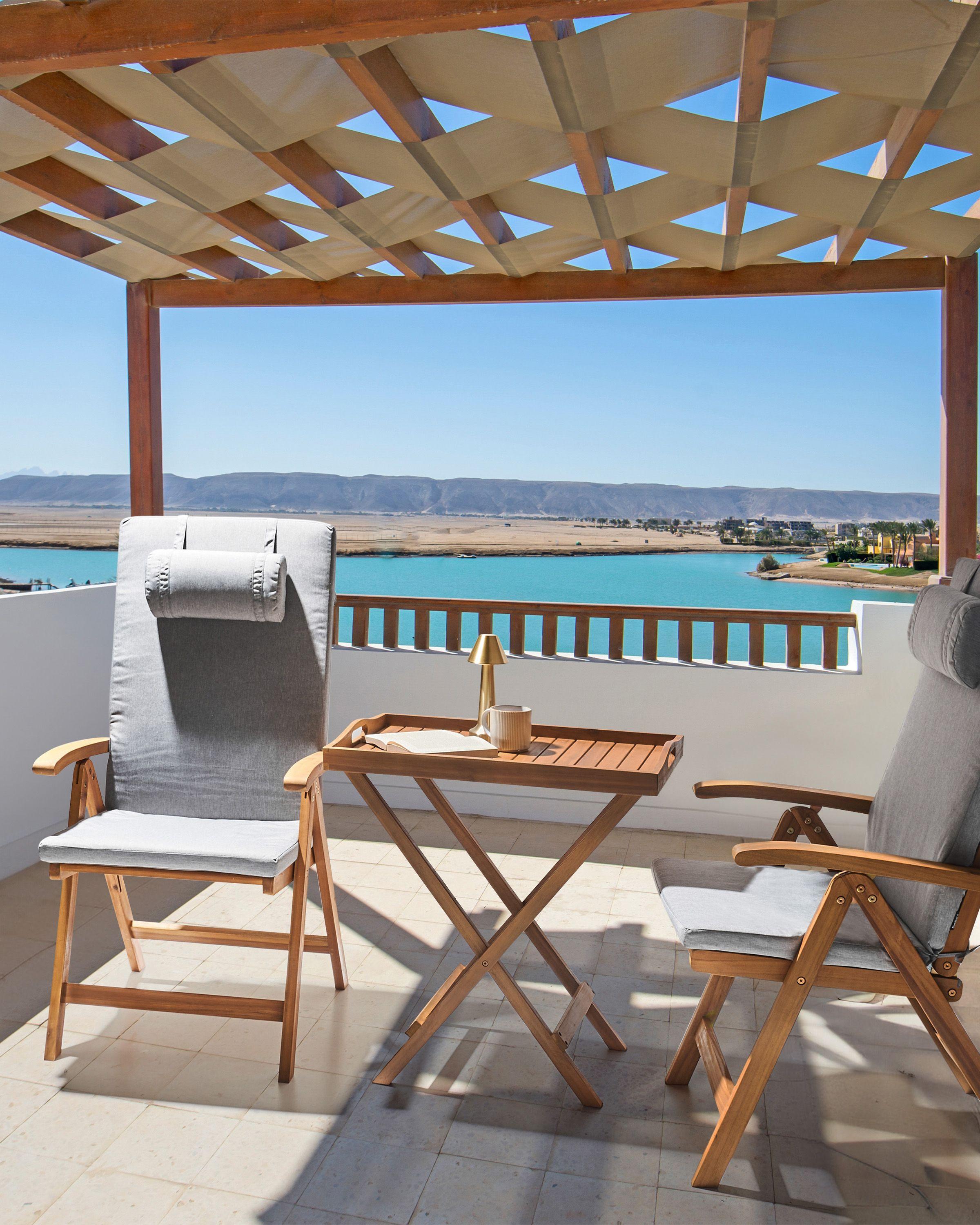 Beliani Set mit 2 Stühlen und Sitzkissen aus Akazienholz Klassisch JAVA PREMIUM