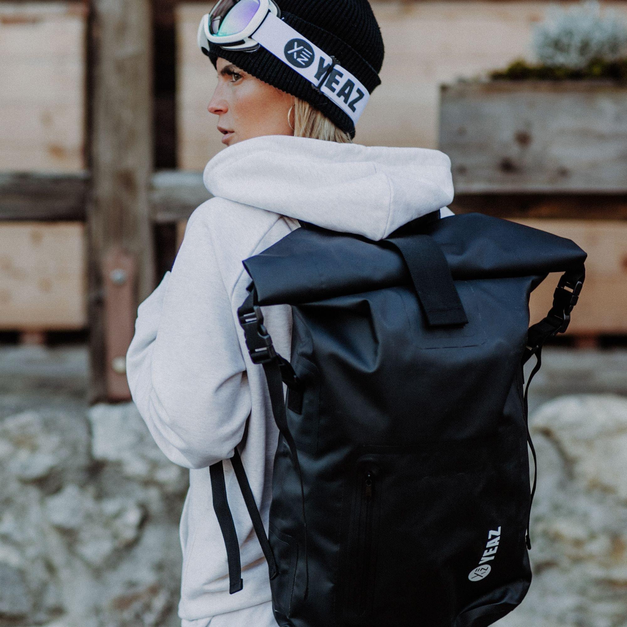 YEAZ STOCKHOLM Wasserfester Rucksack schwarzes Logo