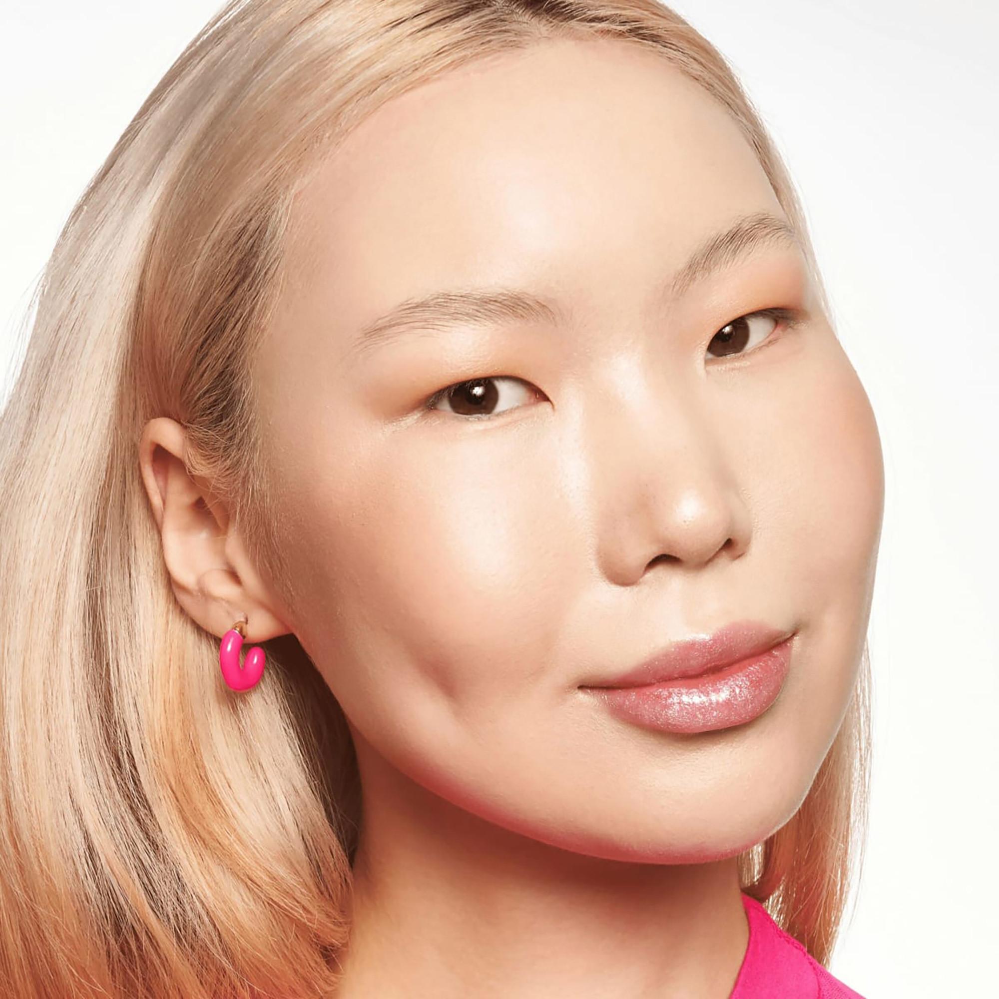 essence Skin Tint Hydrating Natural Finish