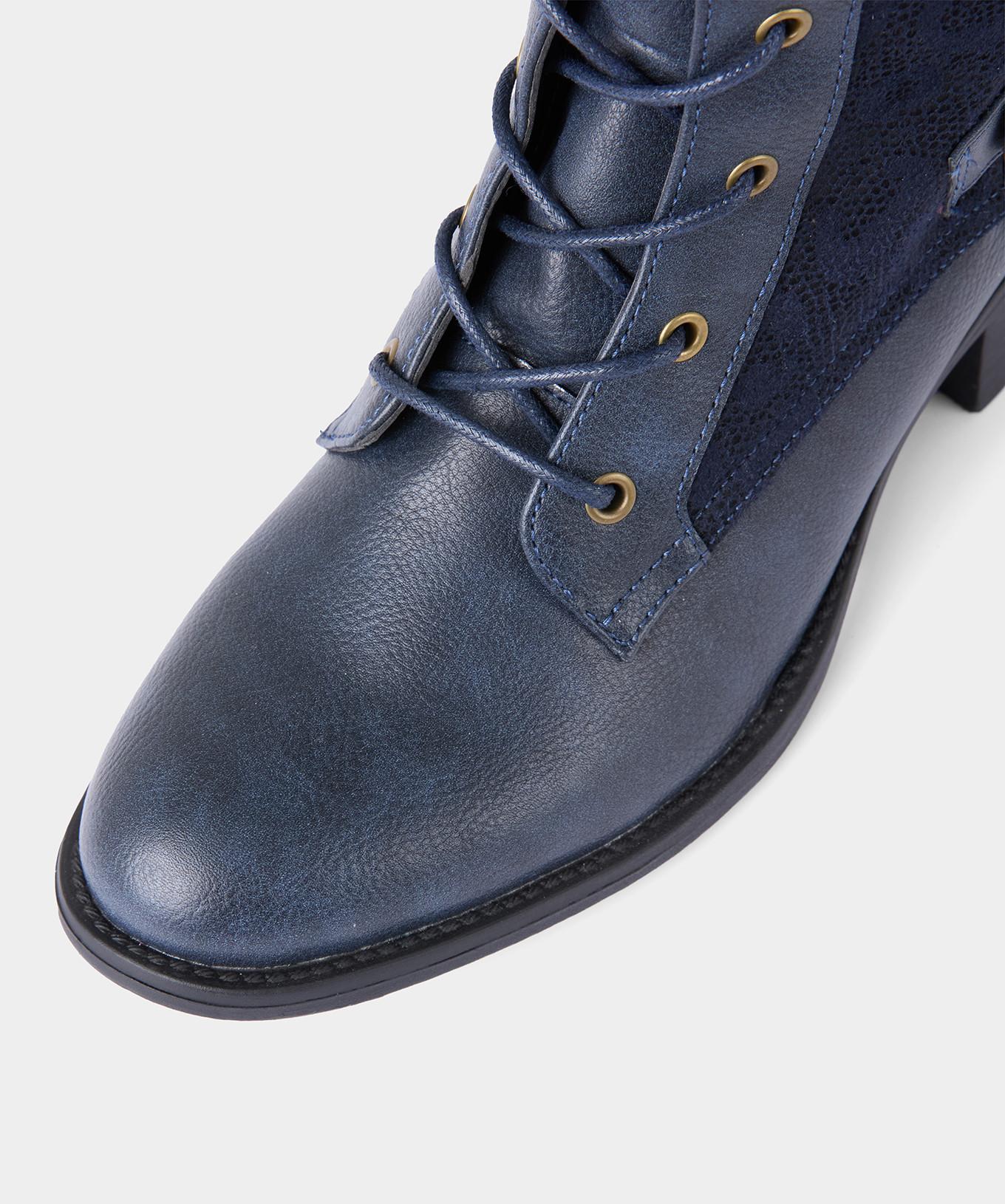 Joe Browns Reitstiefel mit Schnürung und Leopardenmuster