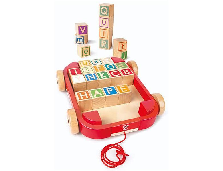 Hape Kleinkind Buchstabenbauklötze im Nachziehwagen
