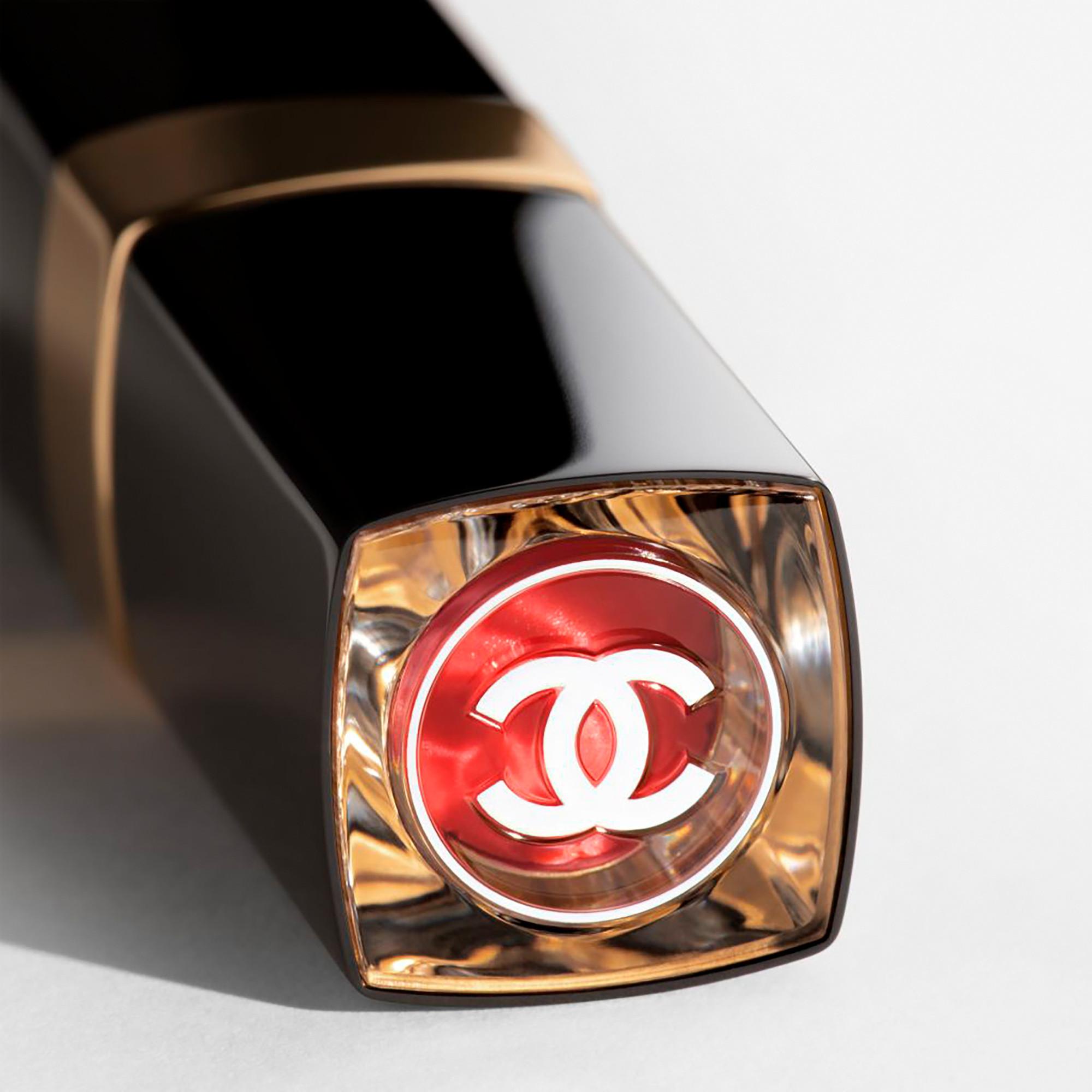 CHANEL ROUGE COCO FLASH colour, shine, intensity in a flash