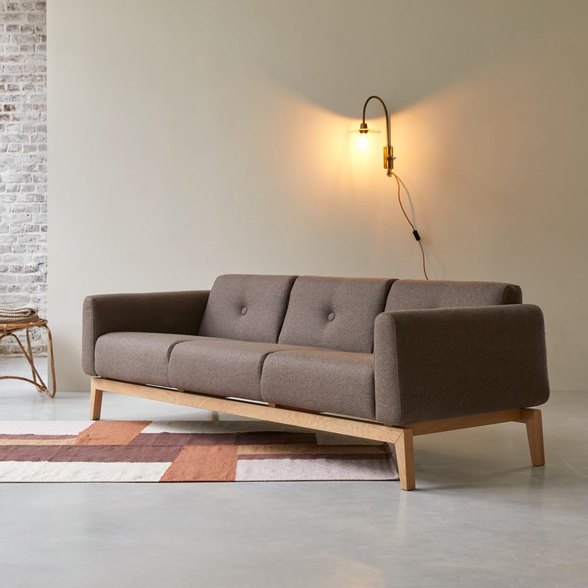 Tikamoon 3-Sitzer-Sofa mit massivem Eichenholzgestell undem Stoffbezug Bjorn
