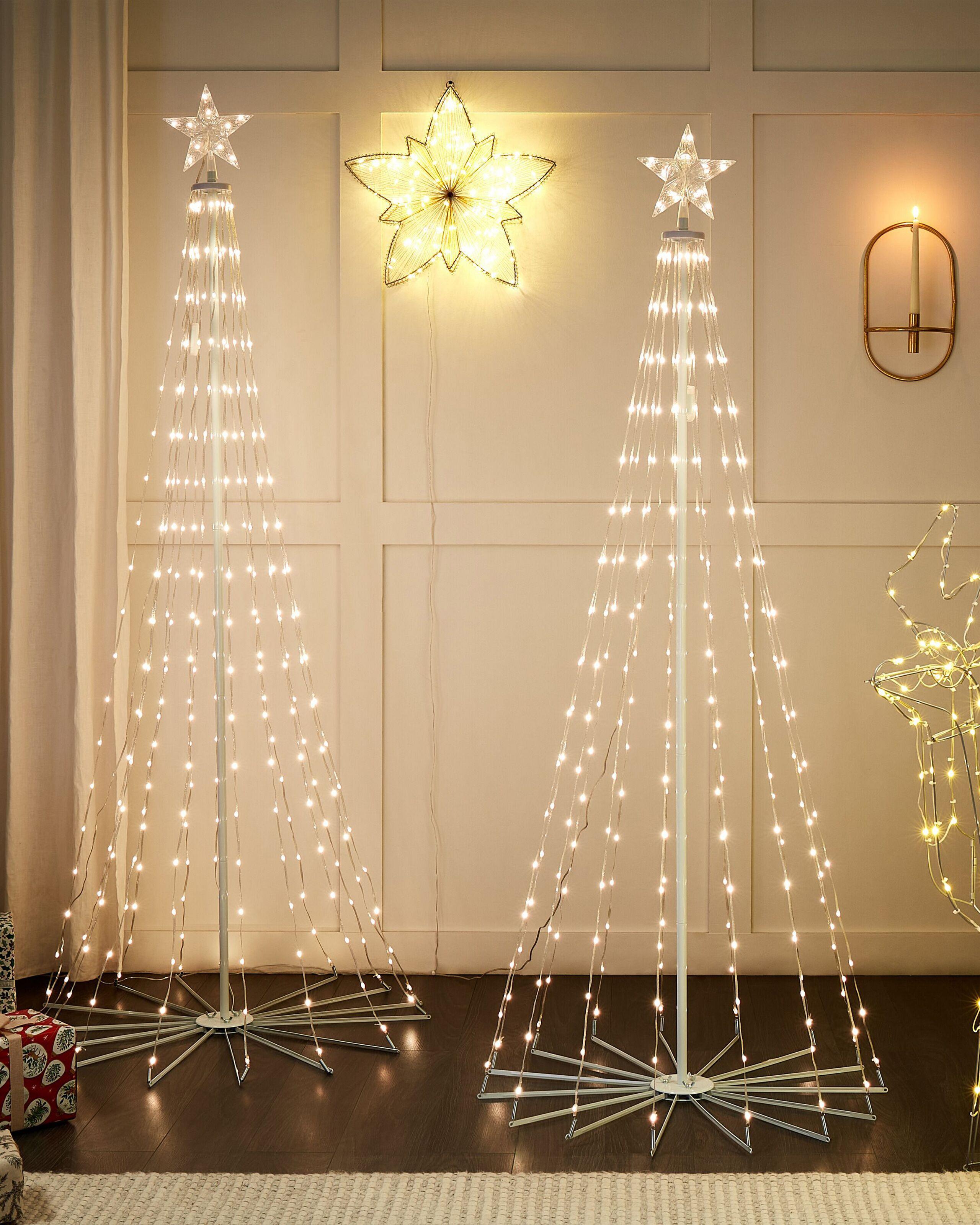 Beliani Freistehende Weihnachtsdekoration aus Kunststoff Modern IKAMIUT