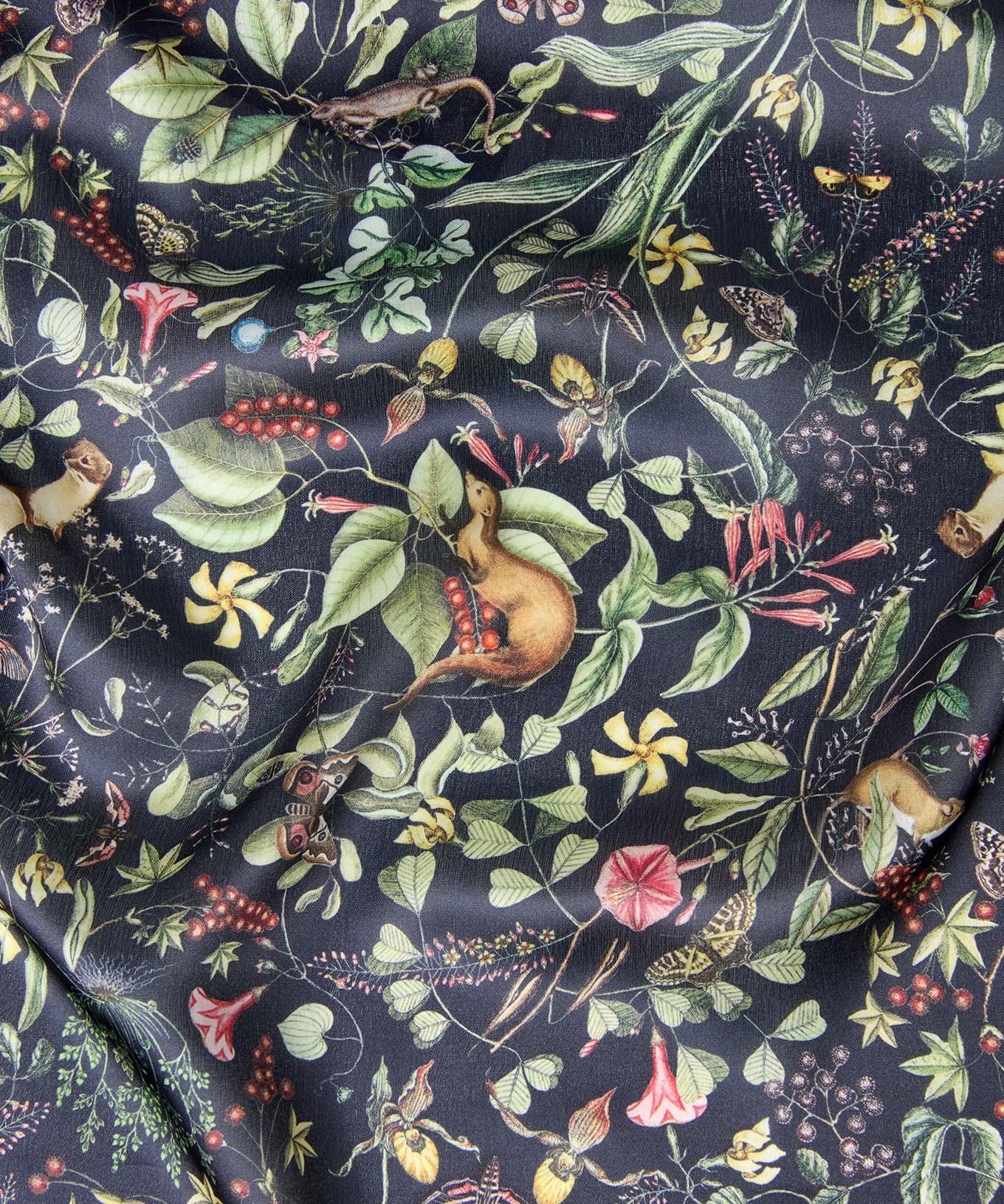 Joe Browns Seidenquadrat-Schal mit Waldmotiv