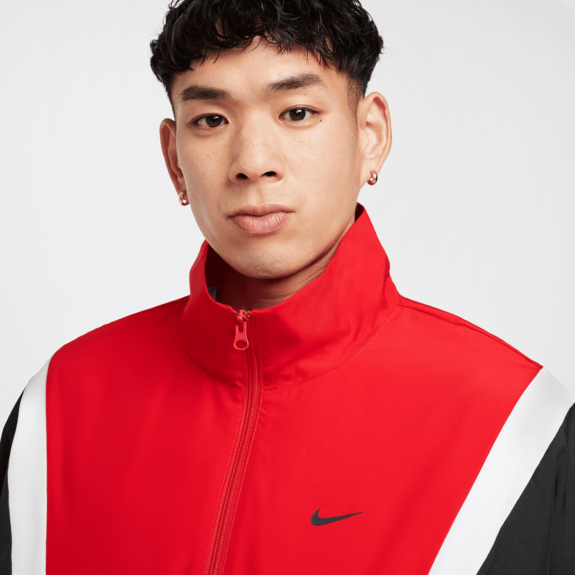 NIKE Jacke mit Reissverschluss
