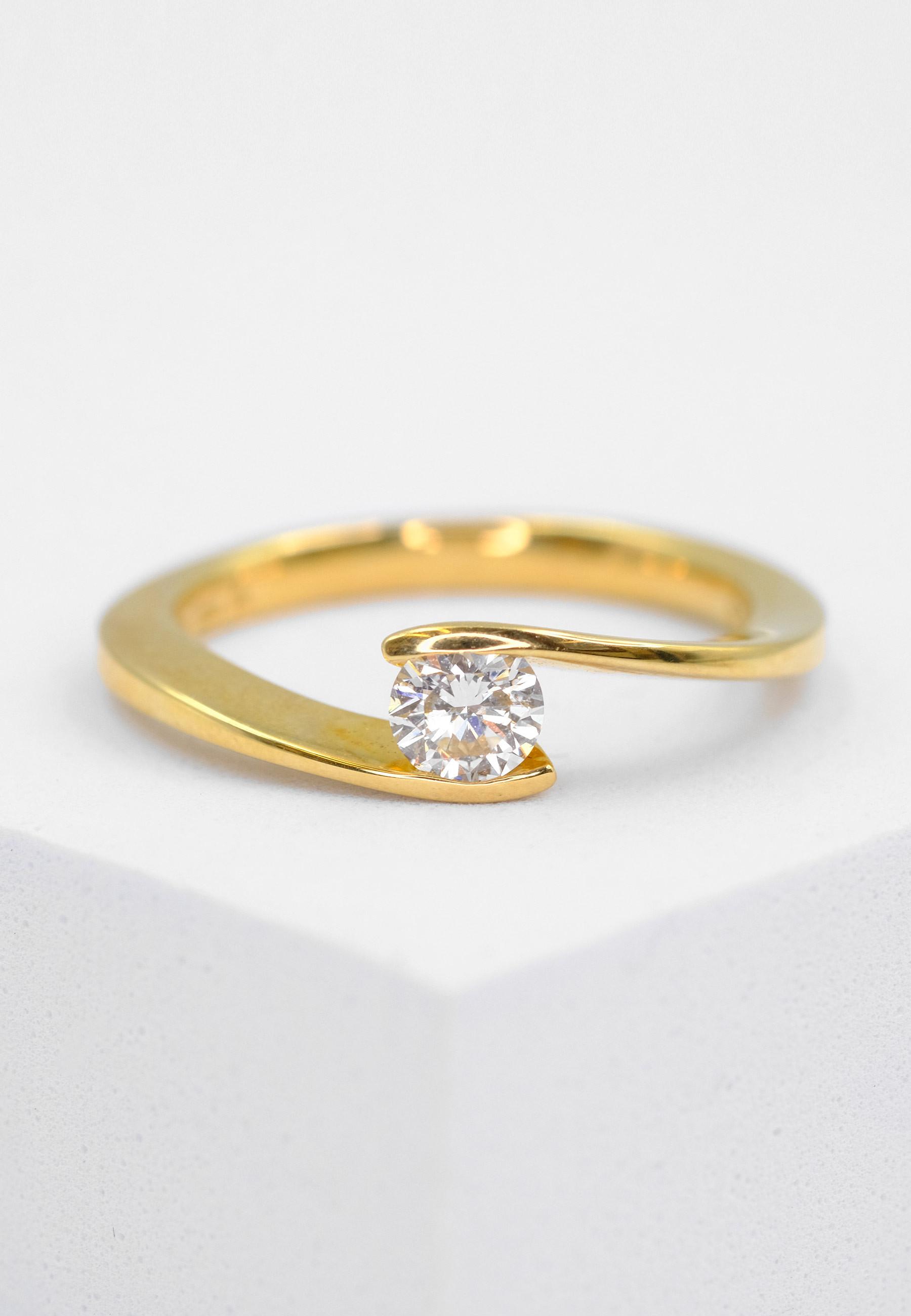 MUAU Schmuck Solitaire Ring Diamant 0.30ct. Gelbgold 750
