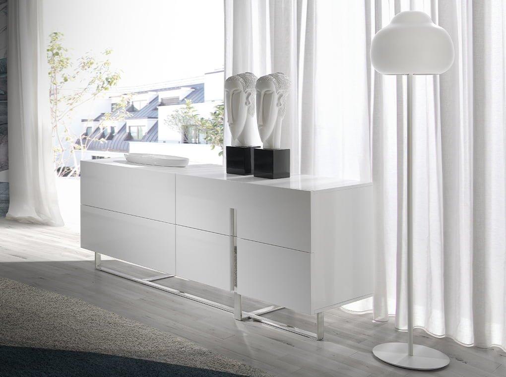 ANGEL CERDA Weißes Sideboard mit Stahlbeinen