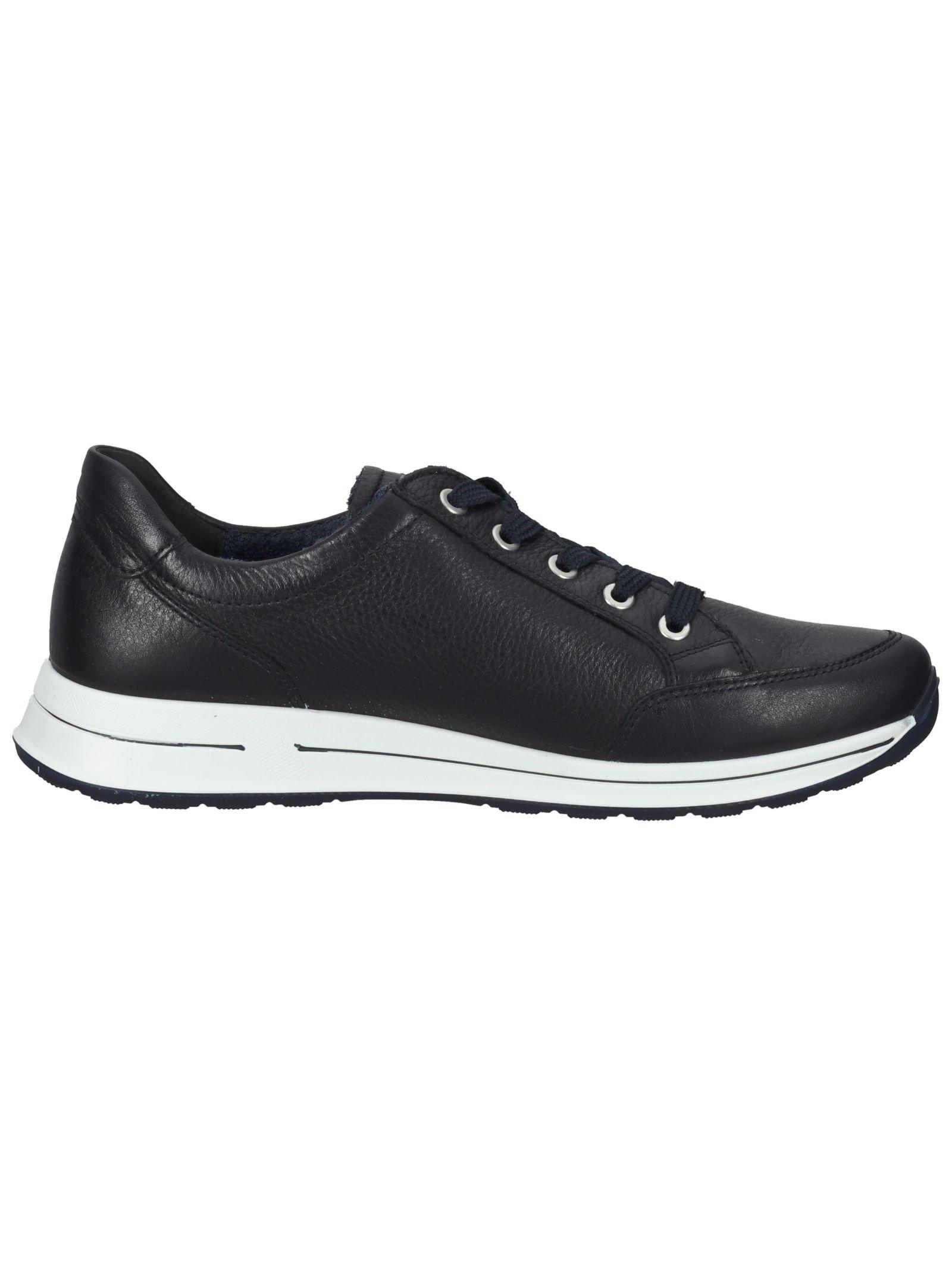 ara Sneaker