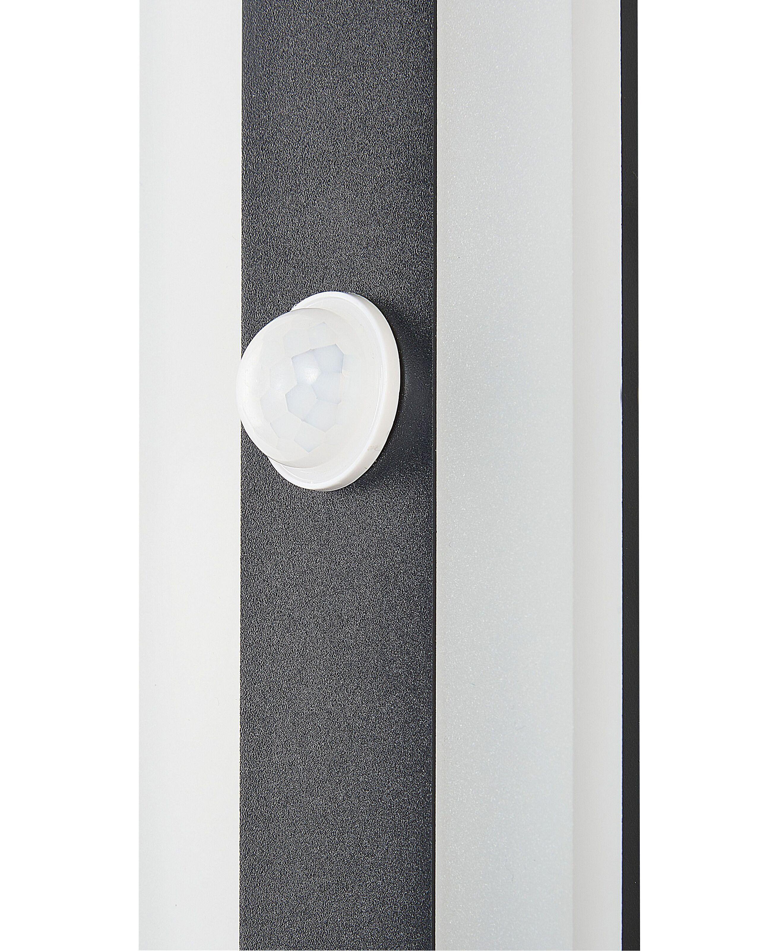 Beliani LED Aussenwandleuchte aus Stahl Modern SAVANE