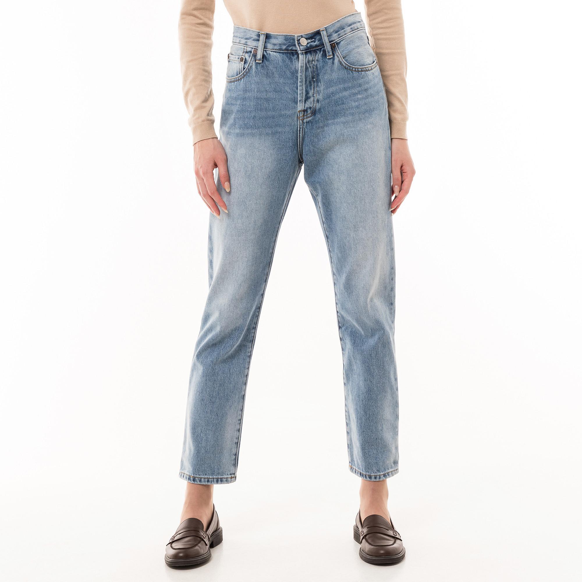 Manor Woman Jeans, Straight Leg Fit