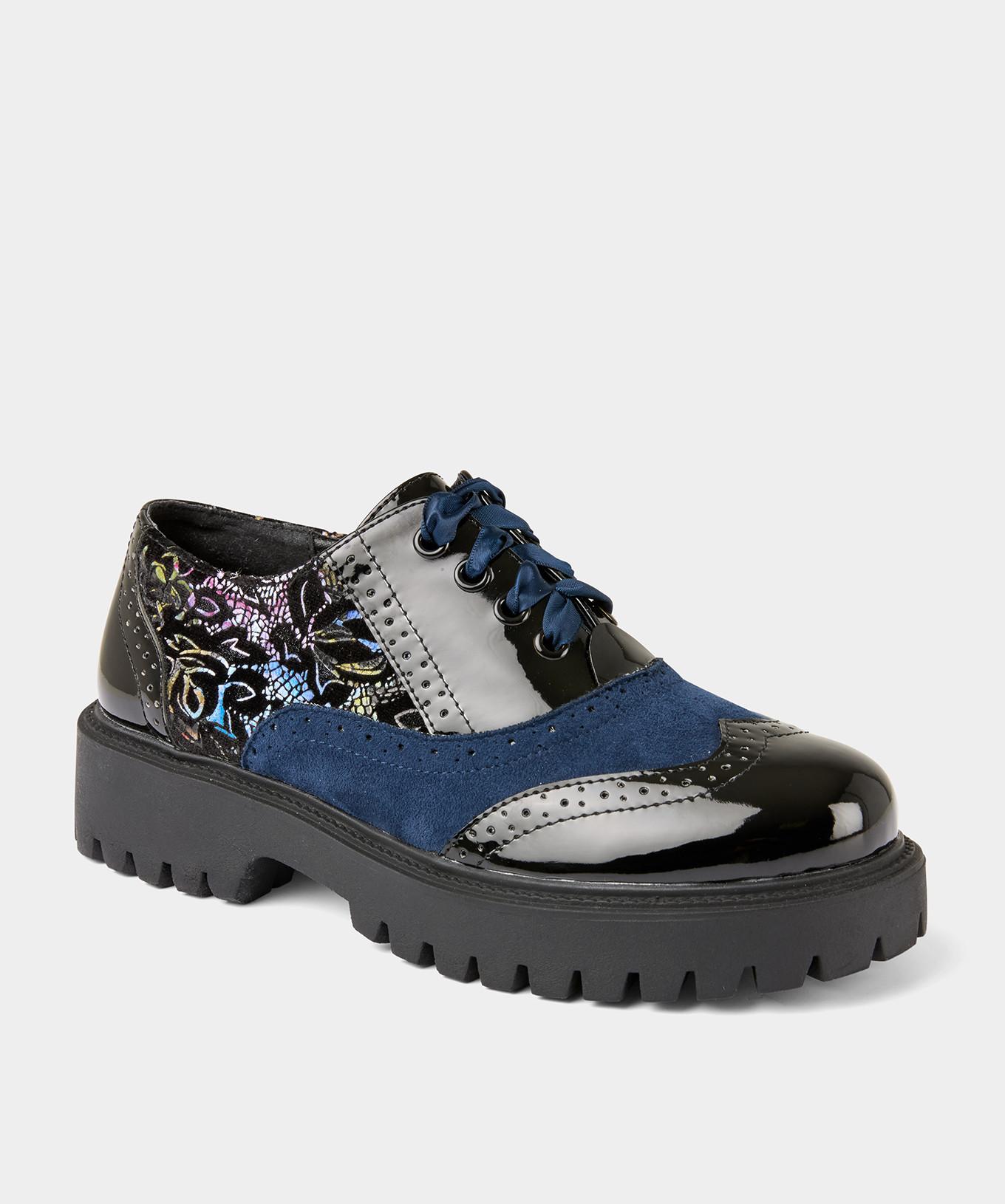 Joe Browns Brogues mit Band-Schnürung und floralen Details