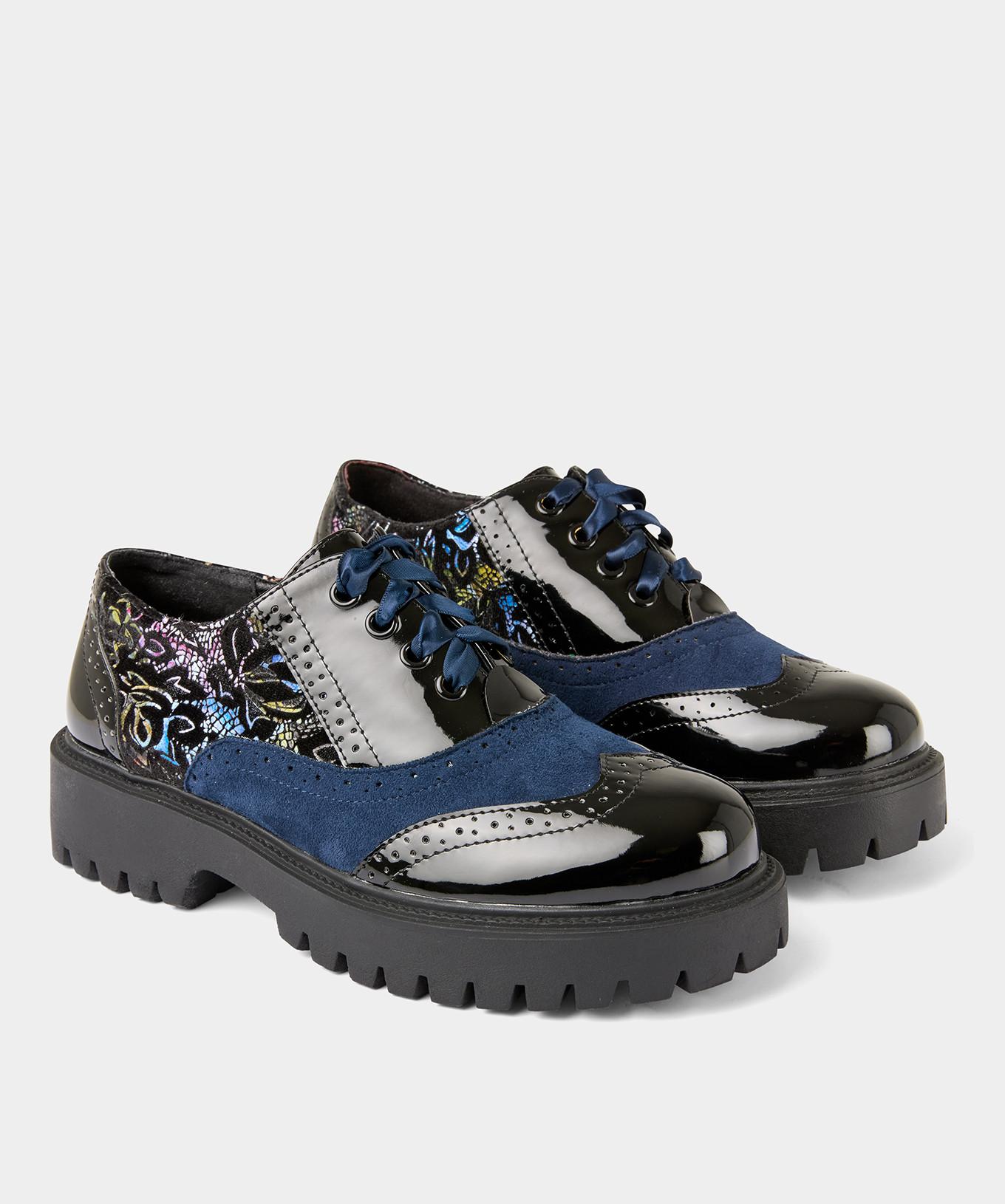 Joe Browns Brogues mit Band-Schnürung und floralen Details