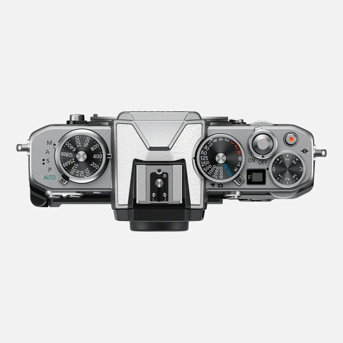 Nikon Z FC+ NIKKOR Z 28 F2.8 (SE)