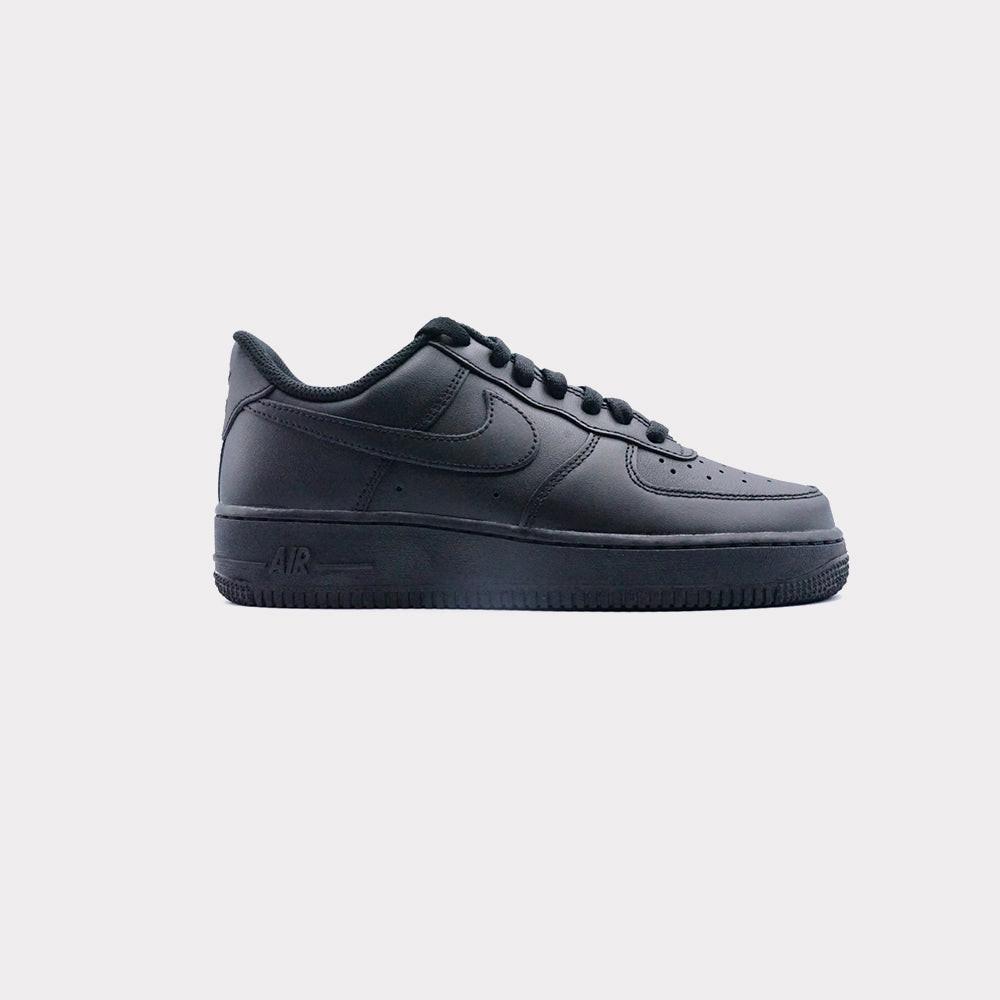 NIKE Air Force 1 - Black (W)