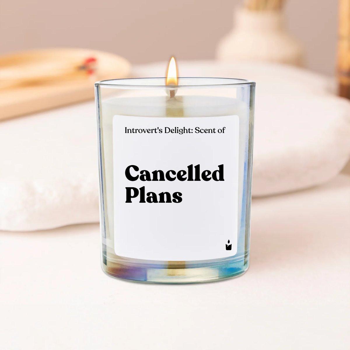 CandleHand Duftkerze Woody Introvert's Delight: Scent of Cancelled Plans