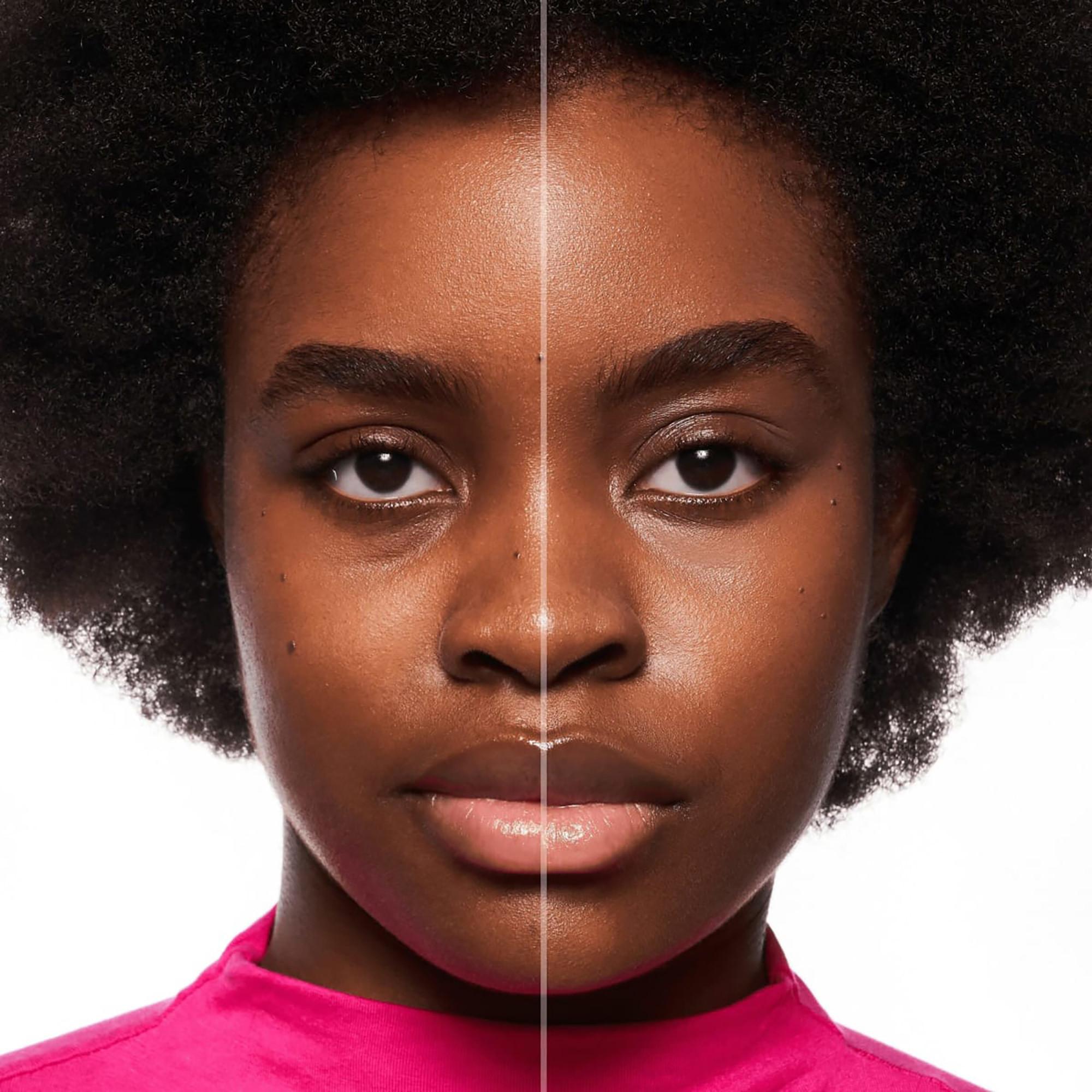 essence Skin Tint Hydrating Natural Finish