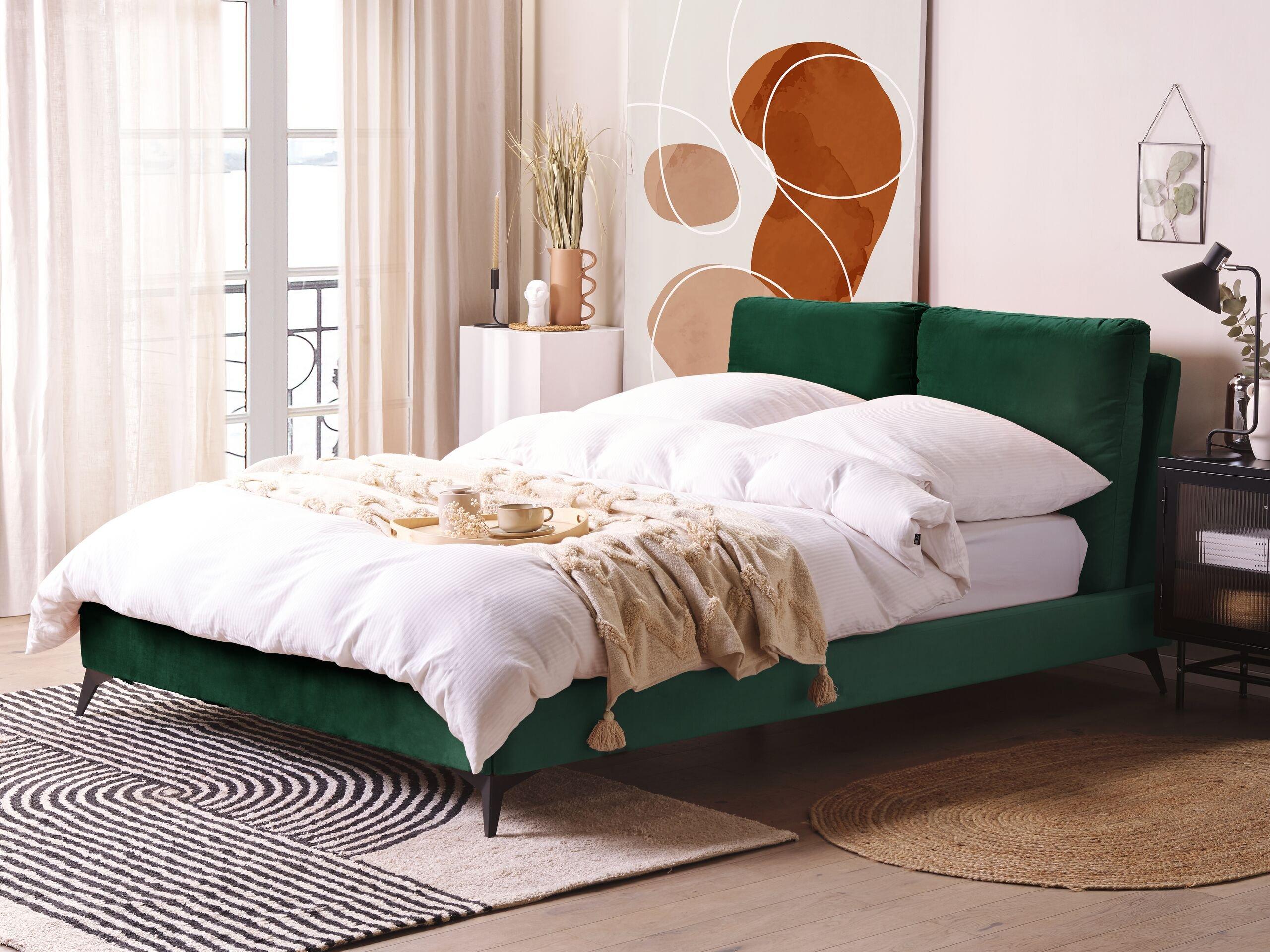 Beliani Bett mit Lattenrost aus Samtstoff Modern MELLE