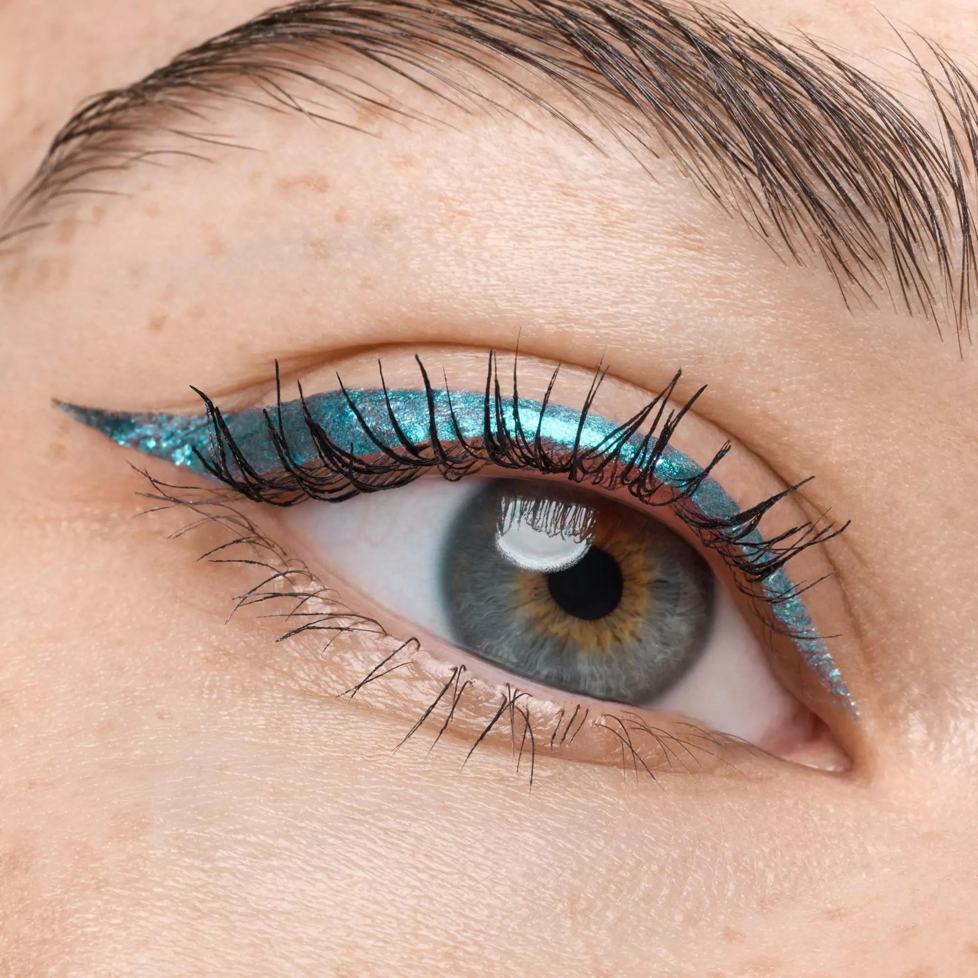 CATRICE Space Glam Liquid Effect Eyeliner