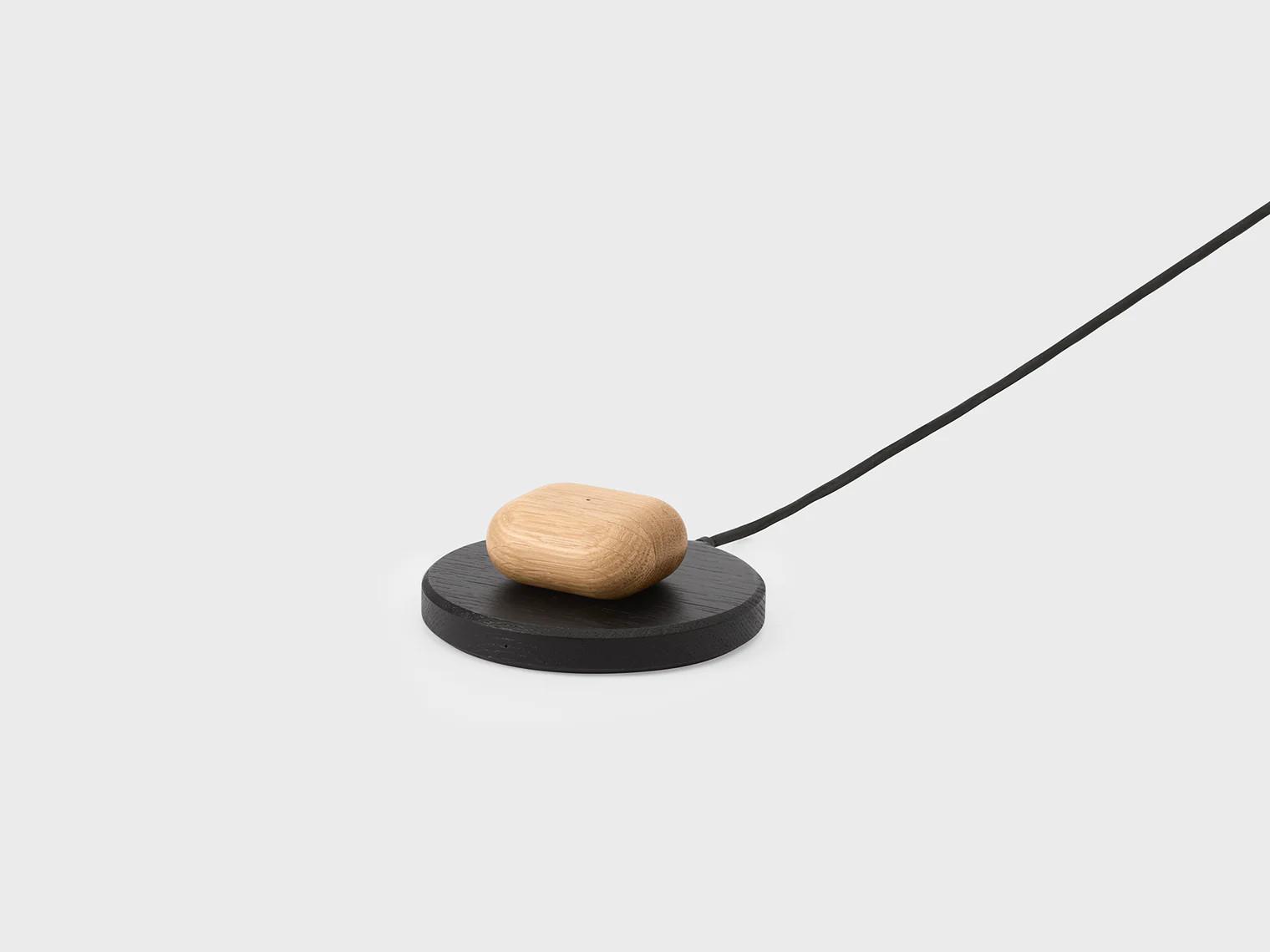 Oakywood Slim Charging Pad - Kabelloses Ladegerät aus Massivholz - Schwarz